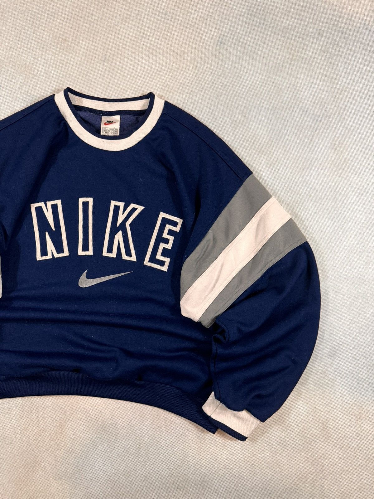Nike × Vintage NIKE VINTAGE CENTER LOGO OVERSIZE BOXY SWEATSHIRT Size US L / EU 52-54 / 3 - 3 Thumbnail