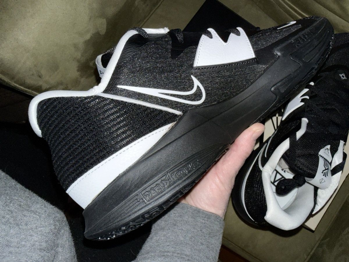 Nike Nike Kyrie 5 TB Promo (players only) Black “Reverse Panda” Size US 15 / EU 48 - 12 Thumbnail