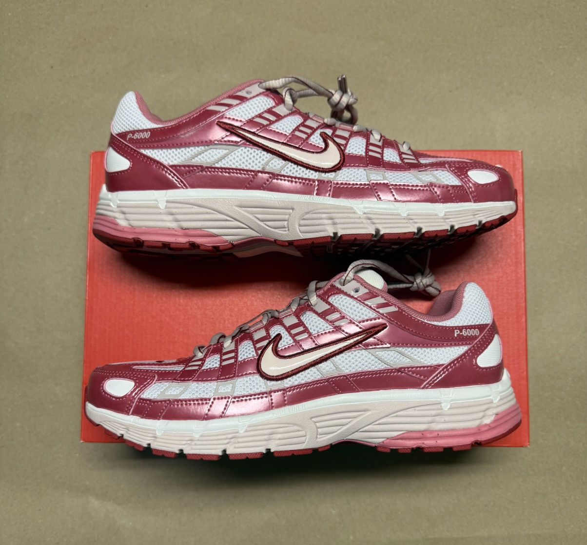 Nike Nike P-6000 Summit White Women’s size 8 running shoes NEW! Size US 8 / IT 38 - 1 Thumbnail