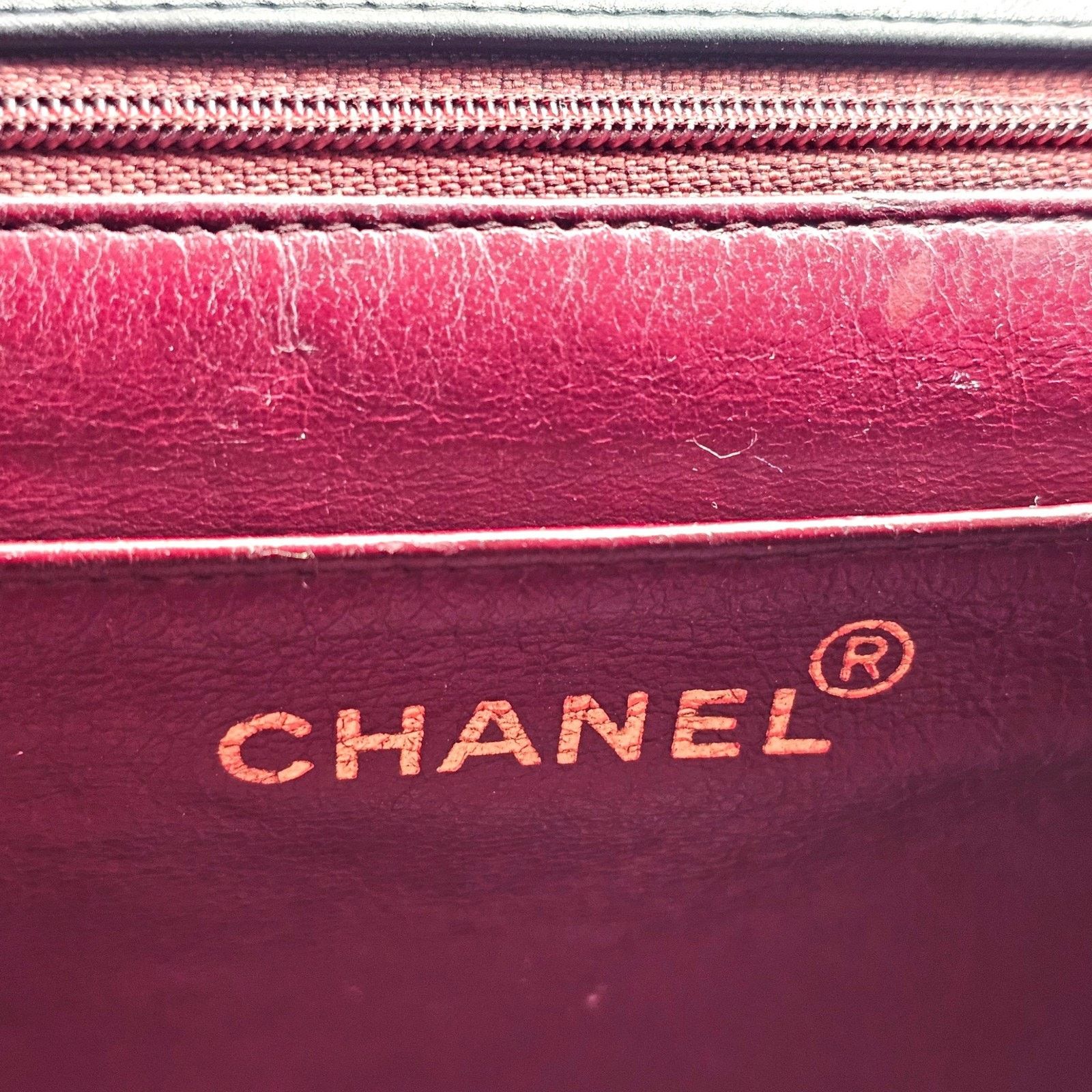 Chanel Black Quilted Lambskin Flap Shoulder Bag with Gold Hardware Size ONE SIZE - 9 Thumbnail