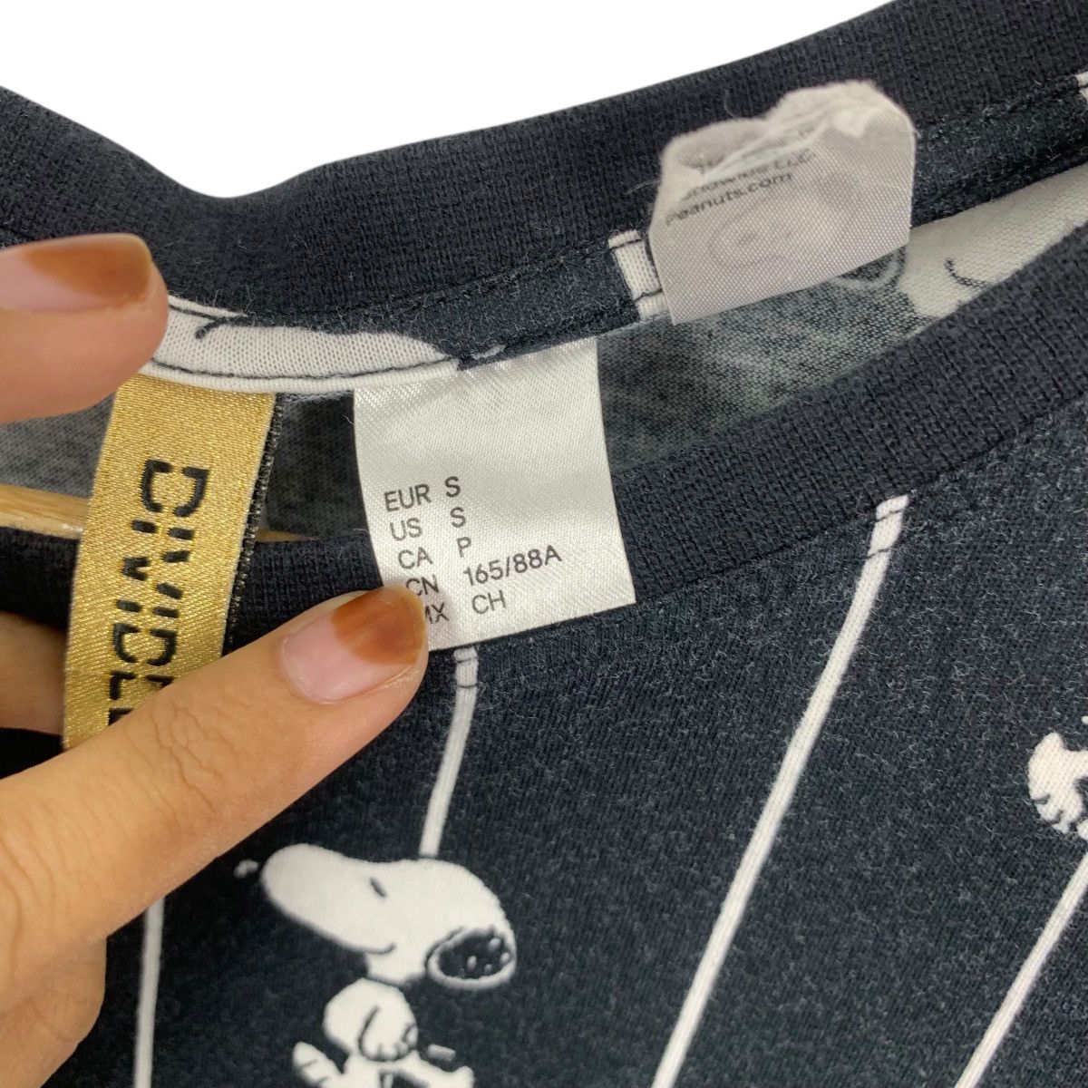 H&M SNOOPY x H&M DIVIDED Collection AOP Peanuts Tee Shirt Top Size S / US 4 / IT 40 - 6 Thumbnail