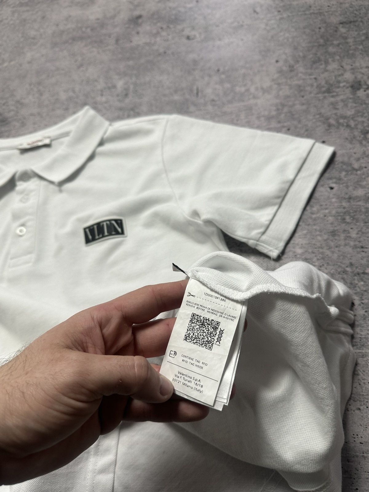 Valentino Valentino Luxury VLTN Logo Patch Polo Shirt Size US M / EU 48-50 / 2 - 6 Thumbnail