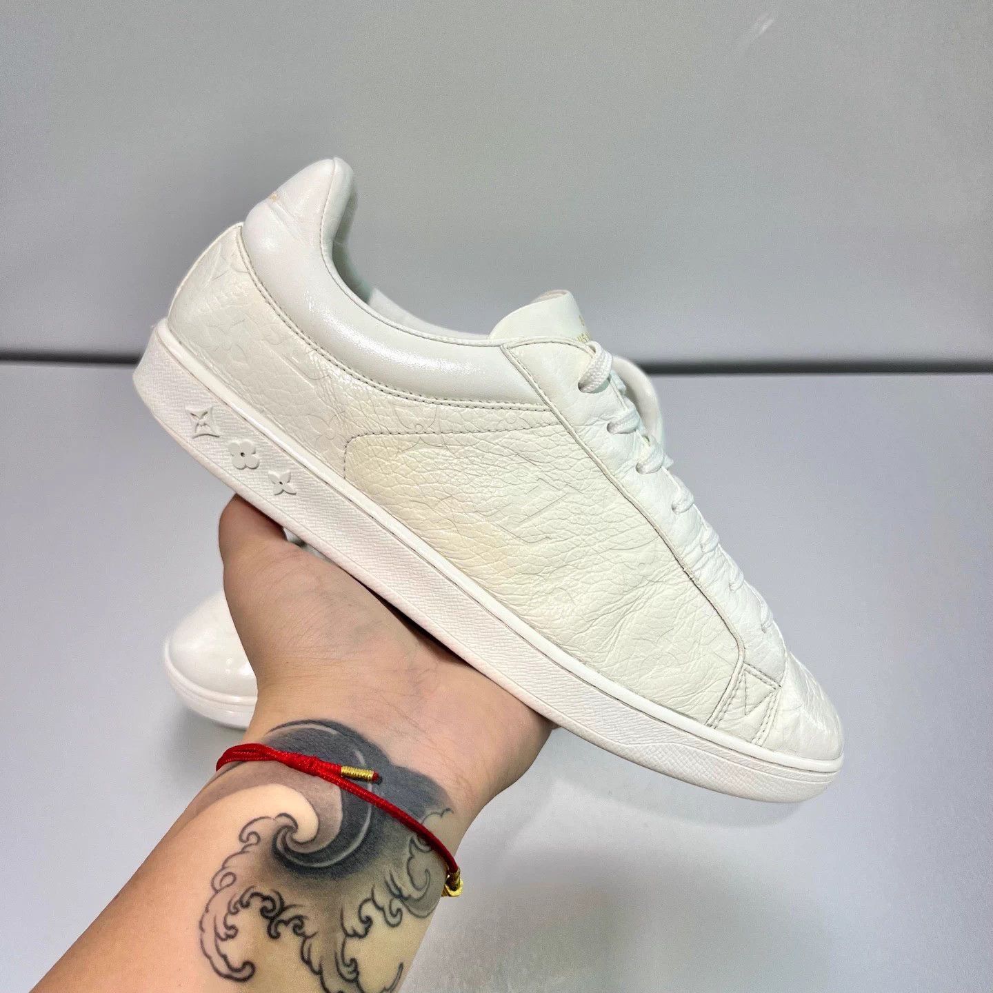 Louis Vuitton LV White Embossed Sneakers 95 New 7/41 Size US 8 / EU 41 - 7 Thumbnail