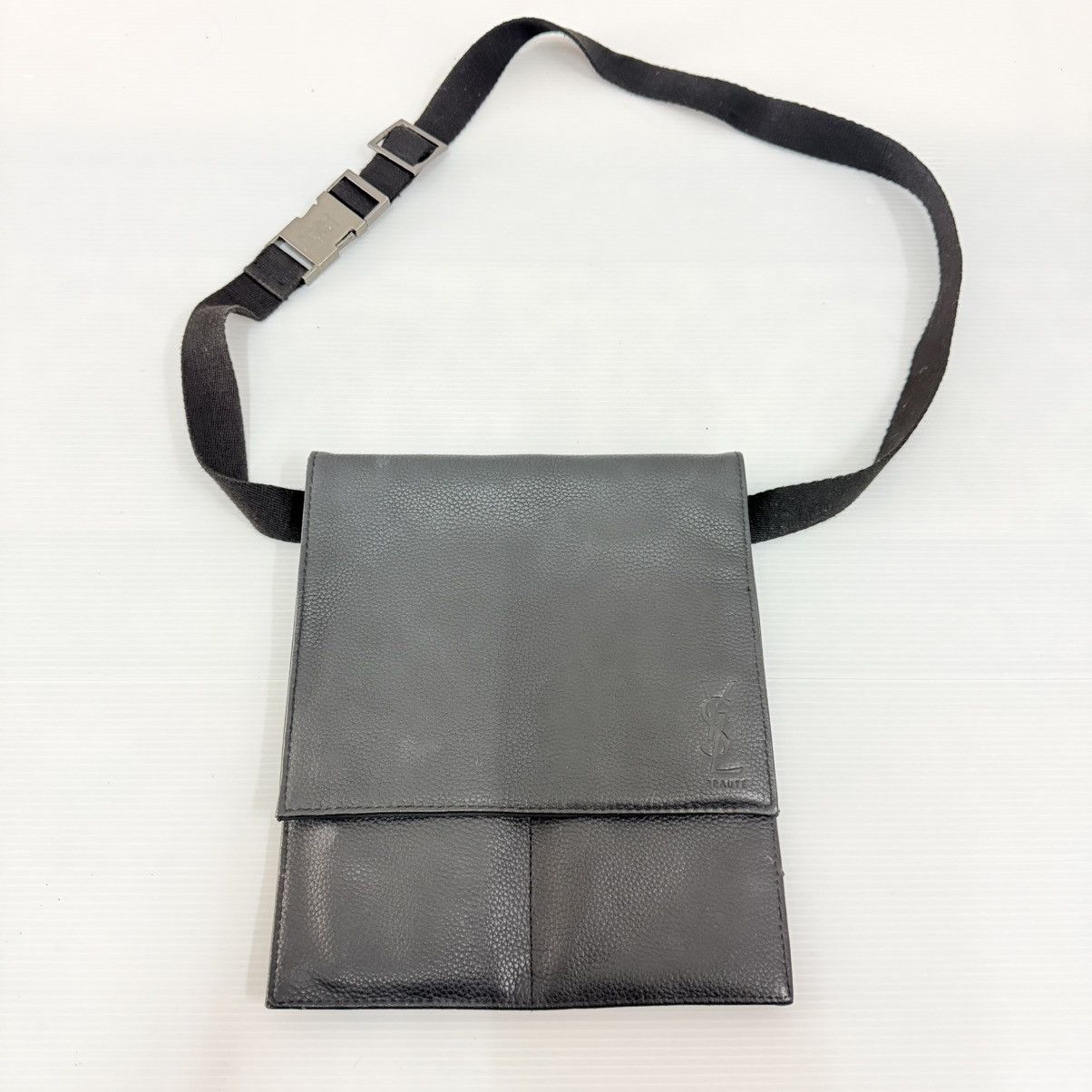 Yves Saint Laurent YSL Beaute Leather Makeup Accesories Bag Size ONE SIZE - 2 Thumbnail