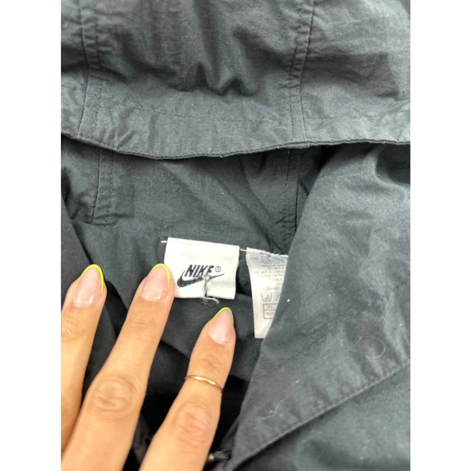Nike VINTAGE Nike Jacket Womens Medium Black Nylon Hooded Full Zip 90s Modern Activewear Womens Size M / US 6-8 / IT 42-44 - 6 Thumbnail