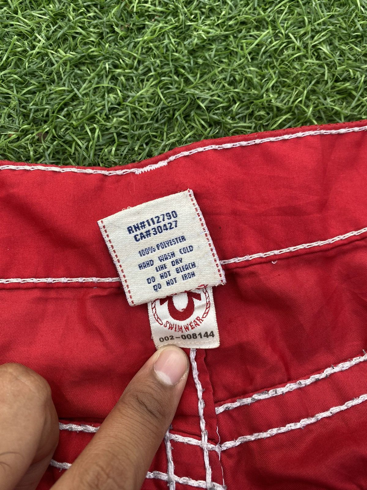 True Religion × Vintage TRUE RELIGION BIG LOGO RED SHORT PANTS Size US 38 / EU 54 - 10 Thumbnail