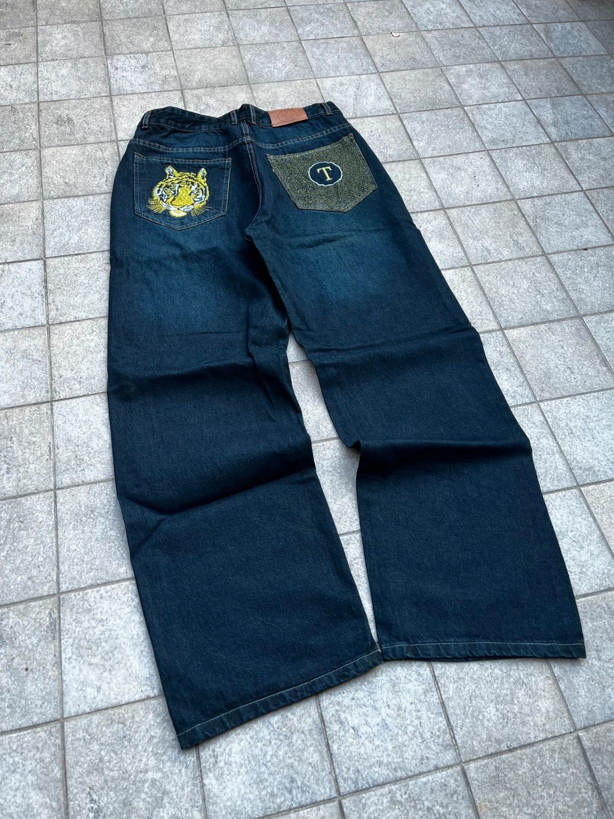JNCO Beautiful Tiger Embroidery Baggy Jeans Size US 32 / EU 48 - 1 Thumbnail