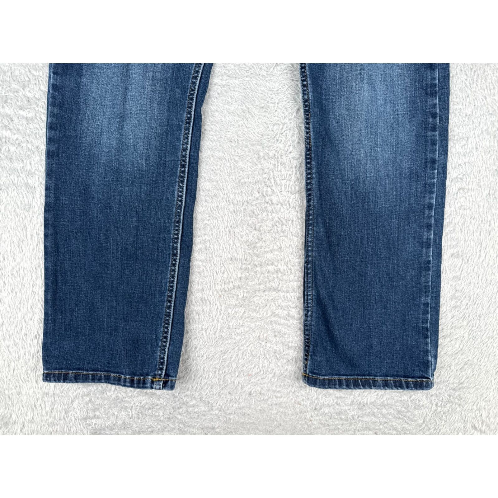 Lee Lee Jeans Womens Jeans 16 Blue Denim Straight Low Rise 28x28 Cotton Blend 5-Pocket Design Regular Vintage? No Size 38" / US 16 / IT 52 - 2 Thumbnail