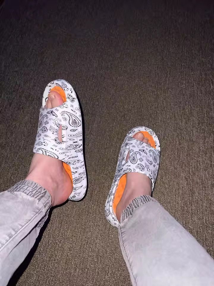 Japanese Brand Unisex Grafiti Sandal Size US 7.5 / EU 40-41 - 5 Thumbnail