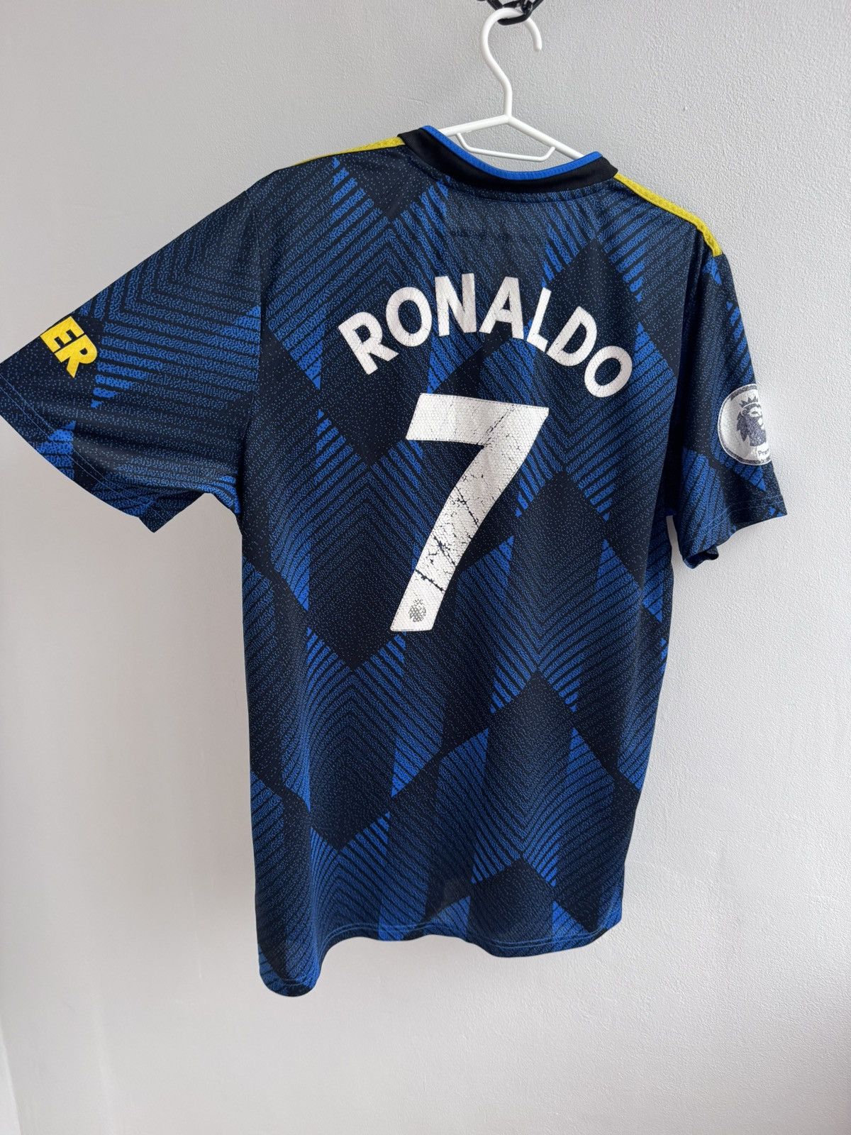 Adidas MANCHESTER UNITED 2021 2022 RONALDO #7 FOOTBALL SHIRT JERSEY Size US L / EU 52-54 / 3 - 16 Thumbnail