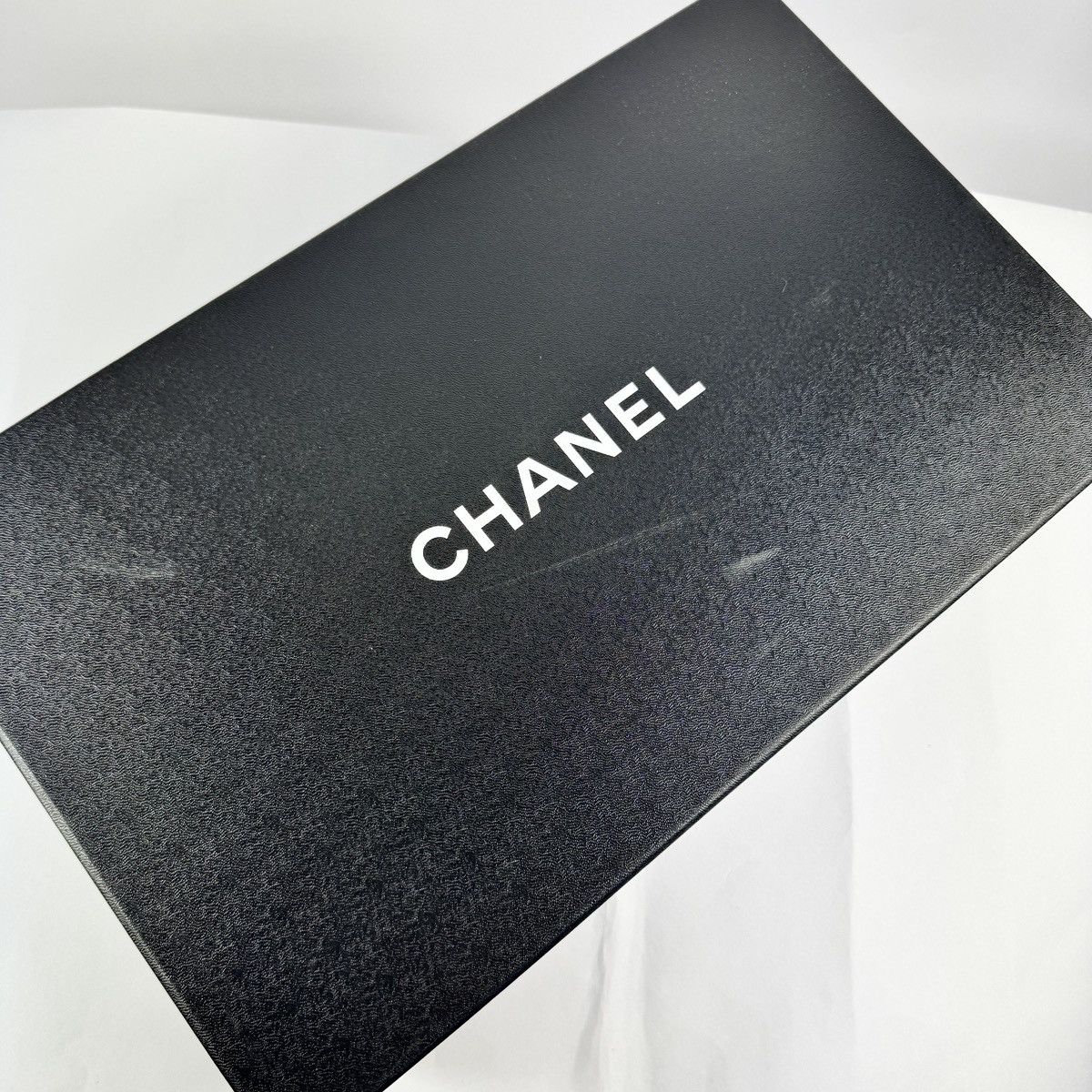 Chanel CLASSIC LOW TOP LOGO SNEAKERS Size US 10 / EU 43 - 12 Thumbnail