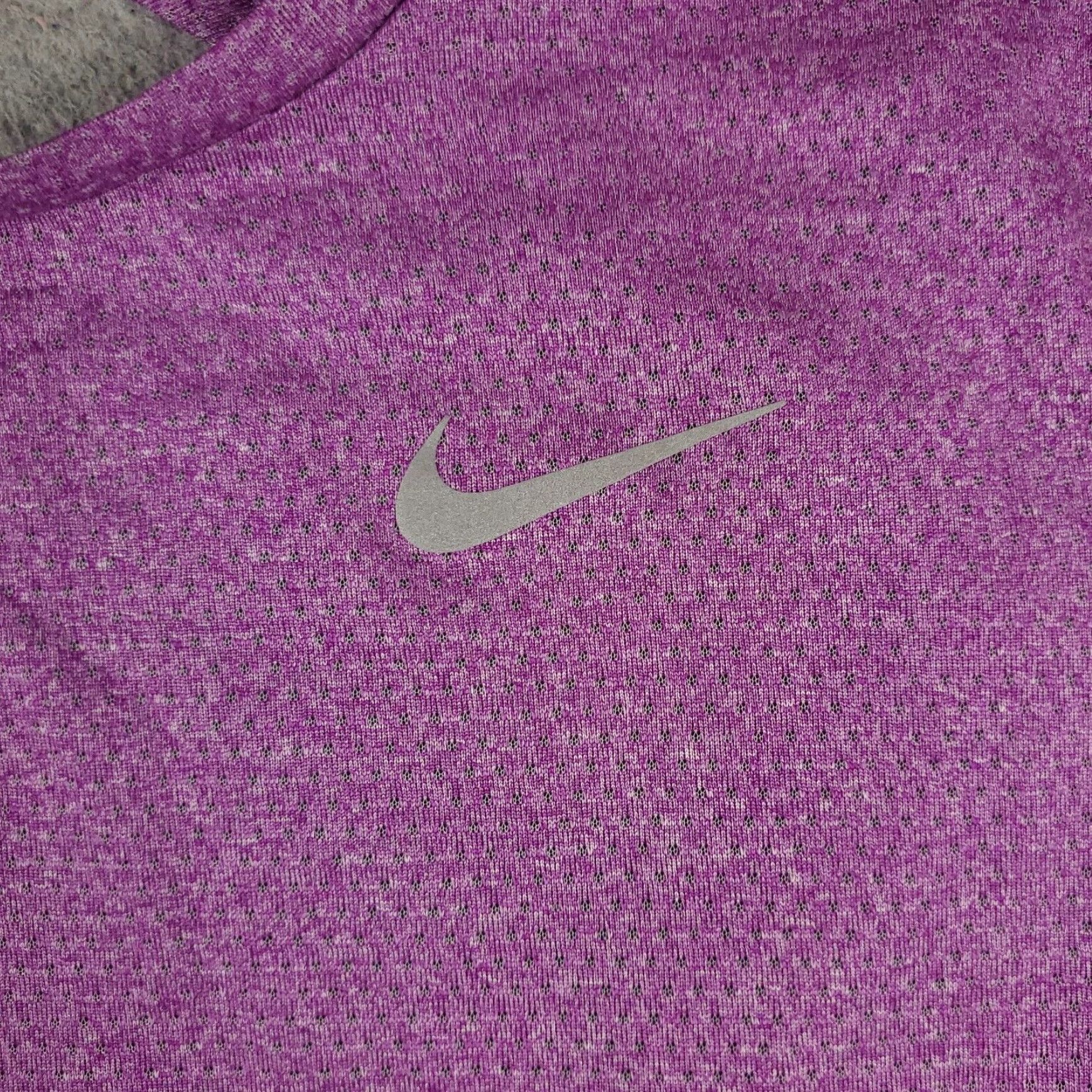 Nike Nike T Shirt Womens Small Purple Short Sleeve Swoosh Crew Neck Size S / US 4 / IT 40 - 2 Thumbnail