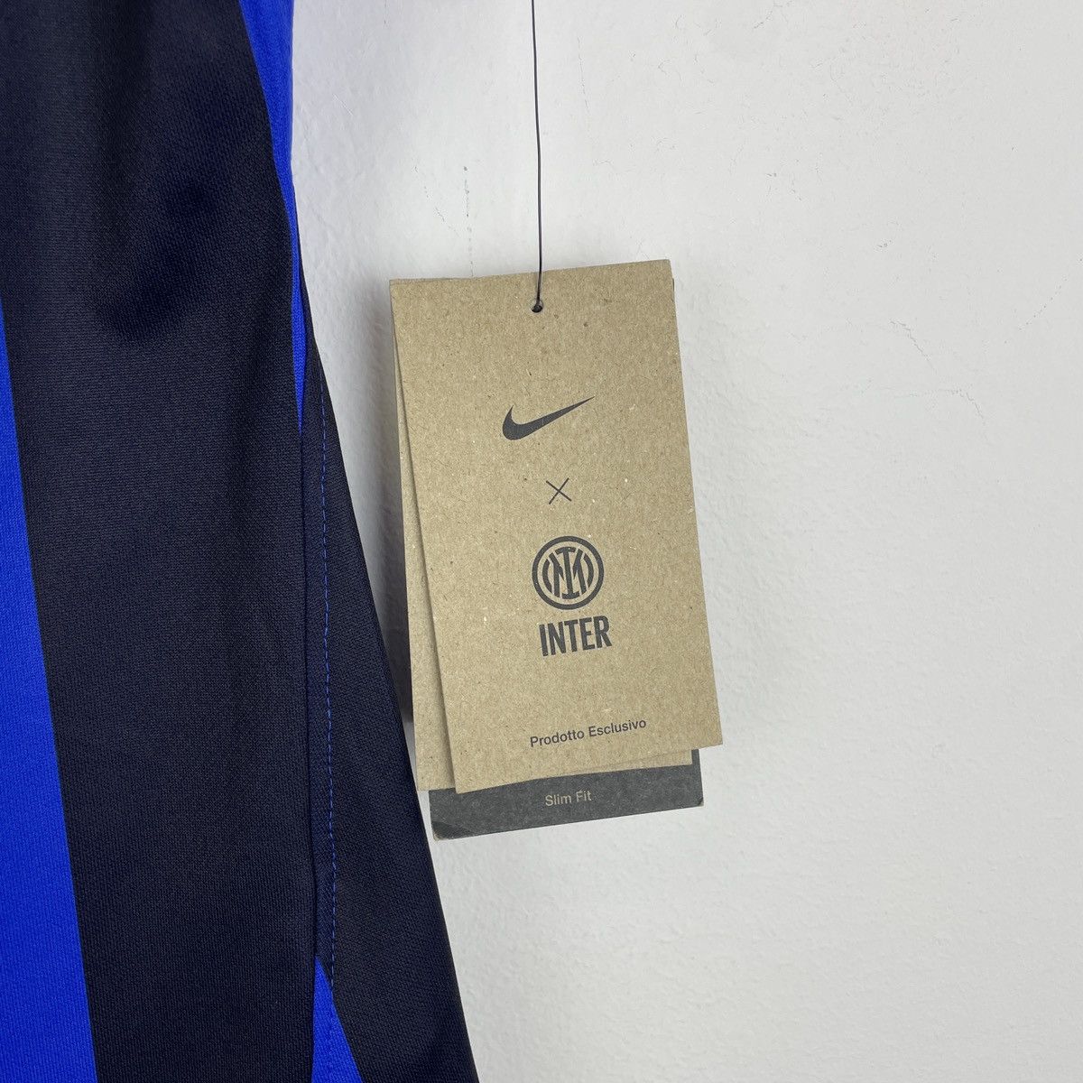 Nike Inter Milan Lautaro Martinez Home Jersey Women’s 2022/2023 Size S / US 4 / IT 40 - 7 Thumbnail