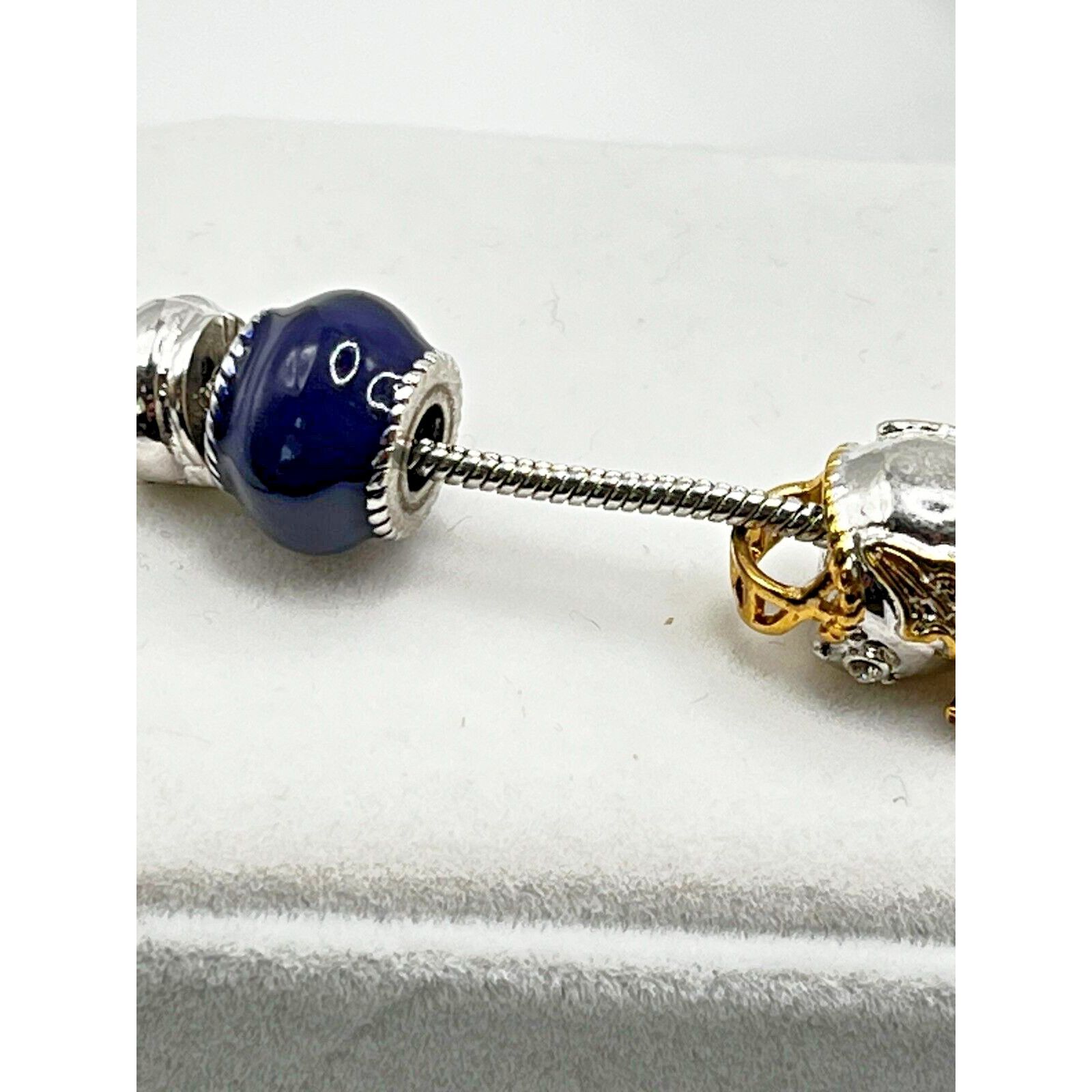 NADA Baltimore Ravens NFL 15 Charm Super Bowl XLVII BE Bracelet Size ONE SIZE - 6 Thumbnail