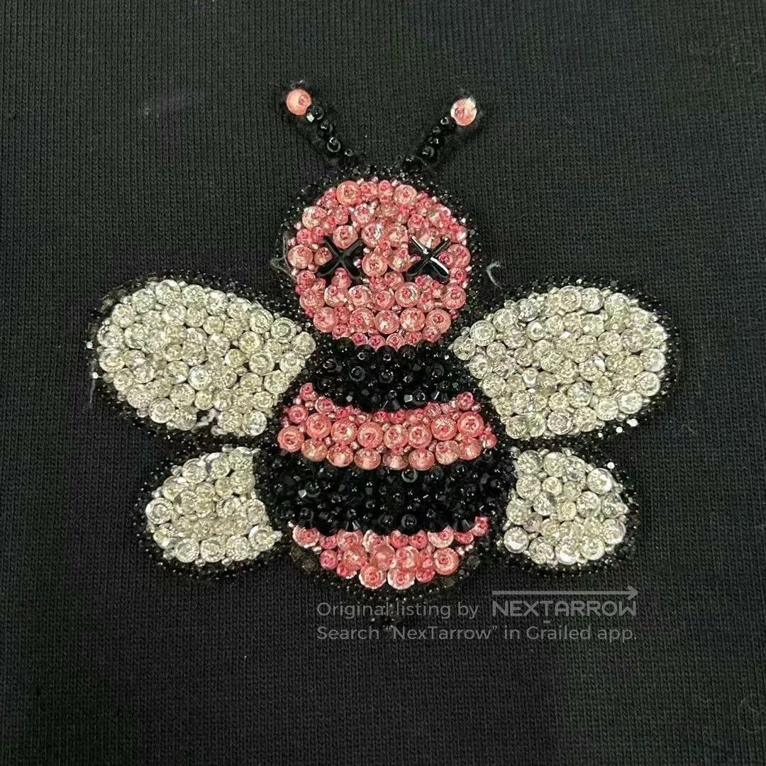 Dior dior kaws rhinestone bee sweatshirt size medium. Size US M / EU 48-50 / 2 - 3 Thumbnail