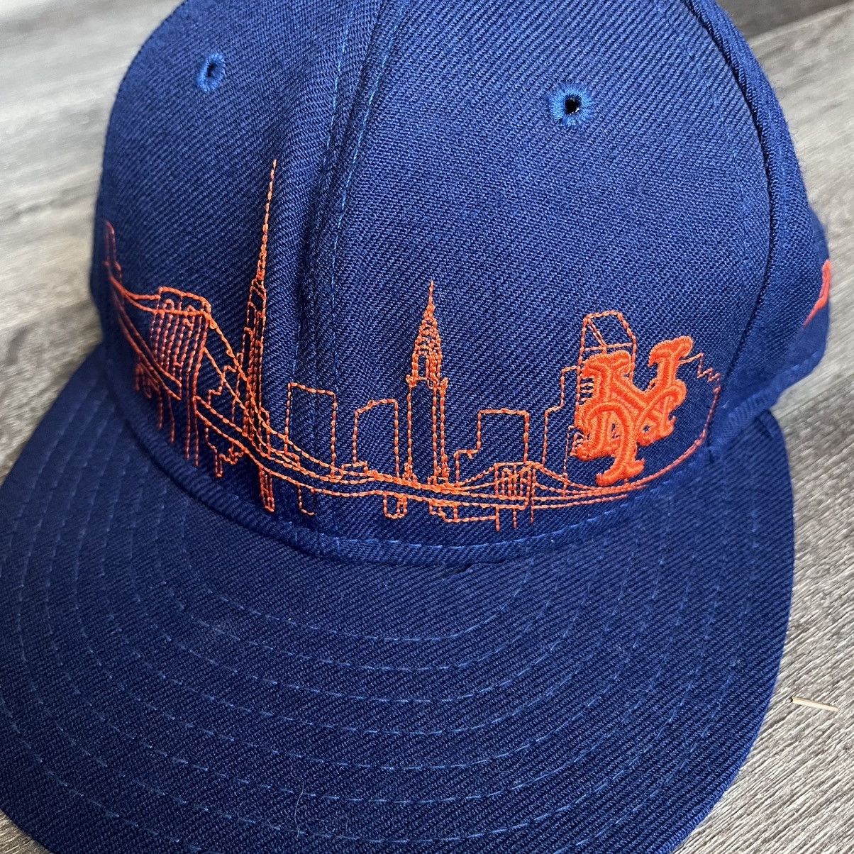 New Era Vintage 2000s MLB New York Mets Skyline Fitted Hat Cap 7 1/8 Size ONE SIZE - 4 Thumbnail