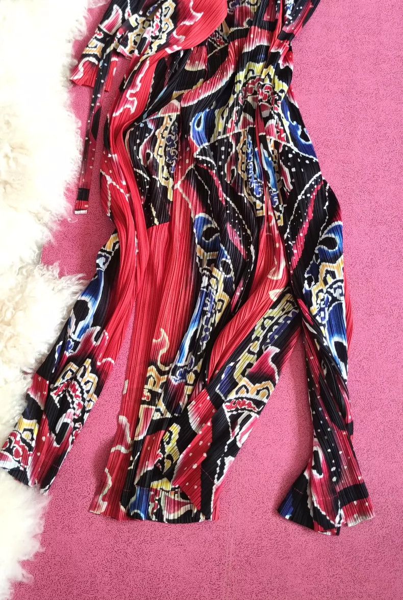 Issey Miyake Issey Miyake size:2 Red dragon-patterned face split windbr Size M / US 6-8 / IT 42-44 - 8 Thumbnail
