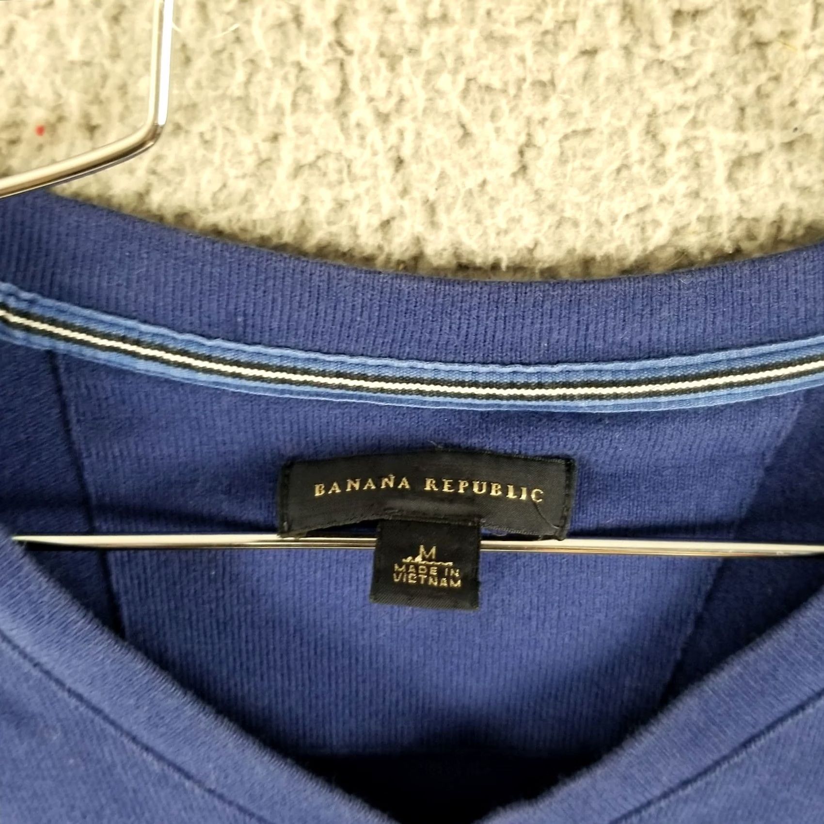 Banana Republic Banana Republic Sweater Shirt Men M Blue Striped V-Neck Pullover Knit Wool Blended Wool Mens Size M / US 6-8 / IT 42-44 - 2 Thumbnail