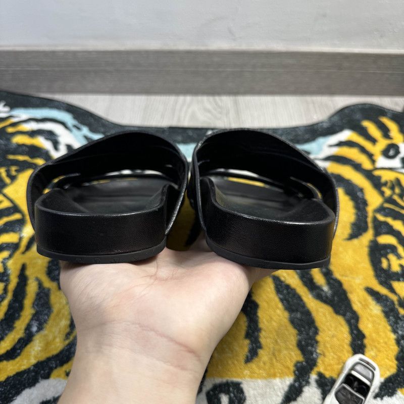 Louis Vuitton Louis Vuitton Comfortable Black Slide Sandals for Men - Size US 7.5 / EU 40-41 - 3 Thumbnail