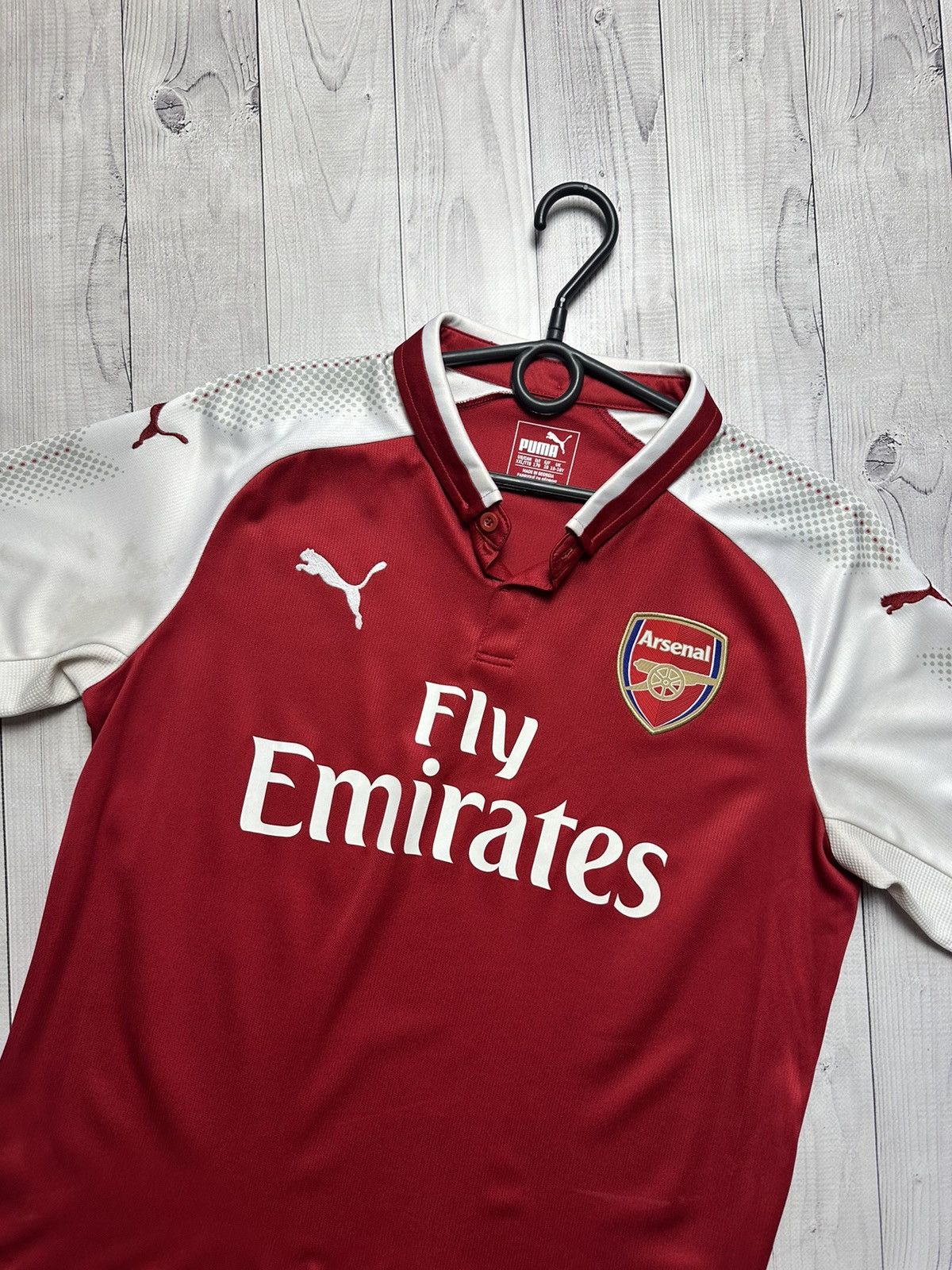 Puma × Vintage Vintage puma Arsenal soccer jersey size S/M Size US S / EU 44-46 / 1 - 2 Thumbnail