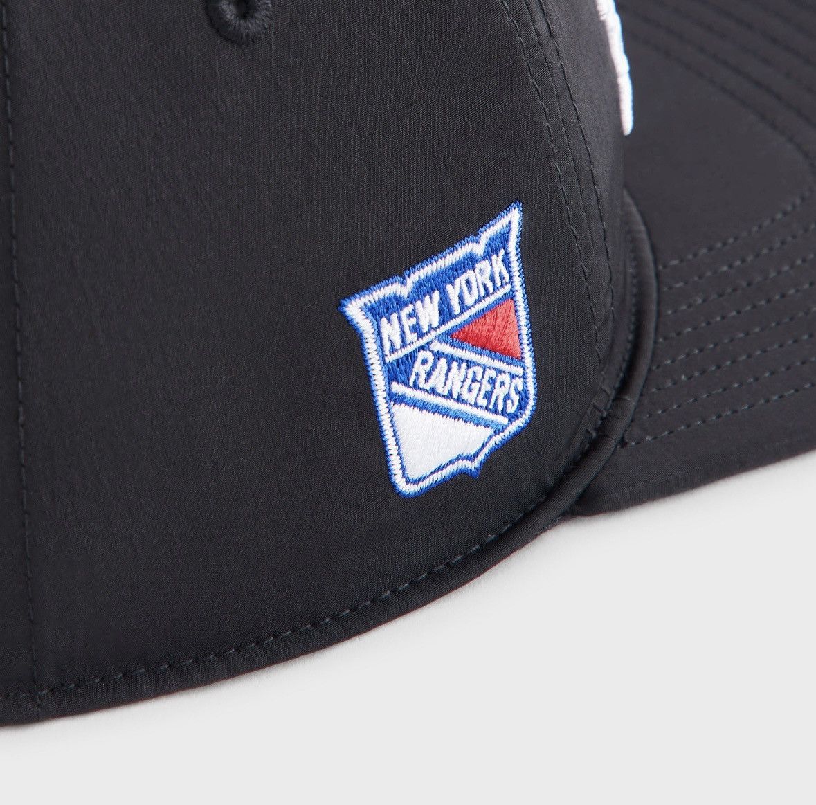 Kith Kith New York Rangers ‘47 Nylon Hitch Snapback Hat Black Size ONE SIZE - 13 Thumbnail