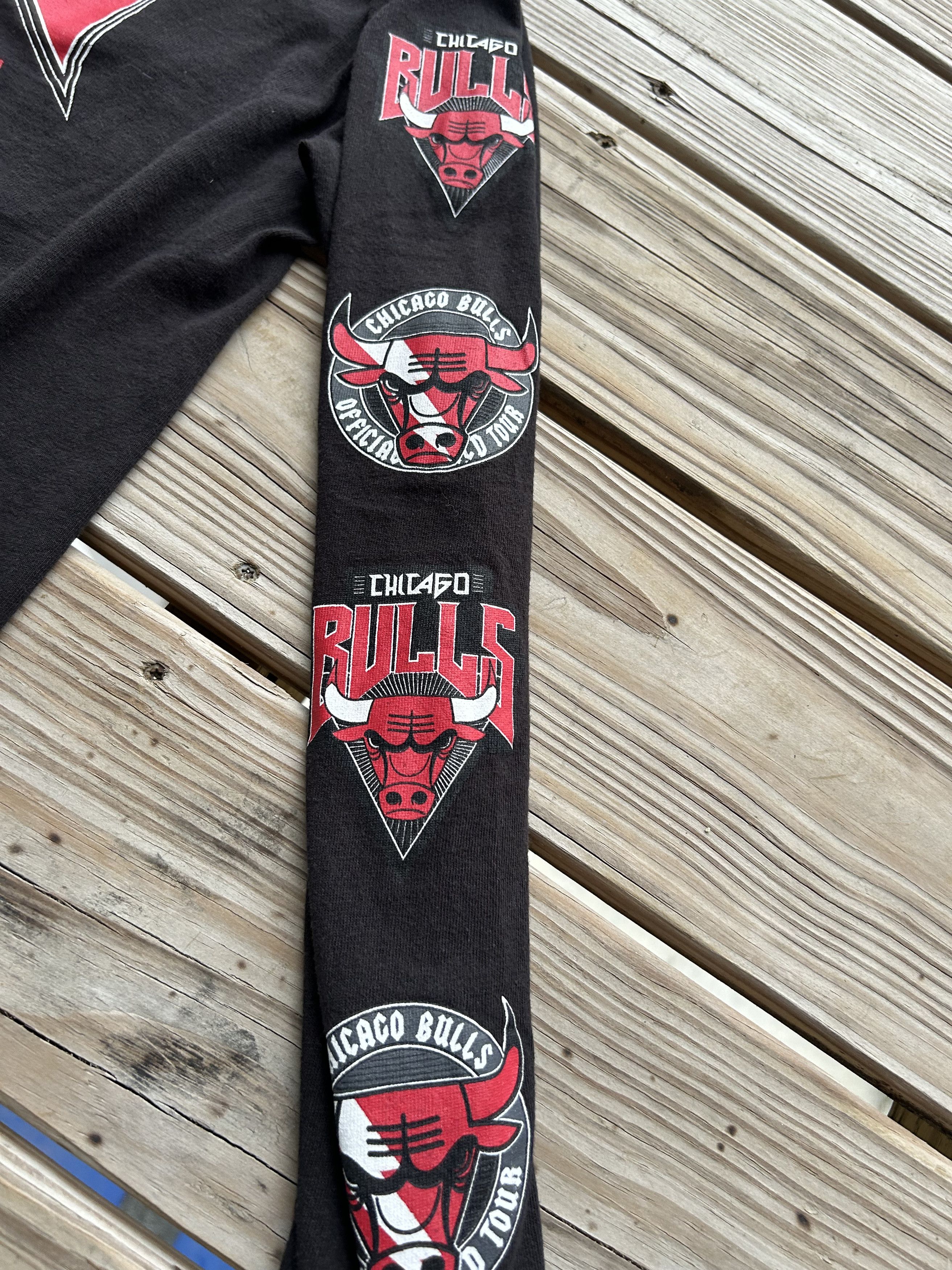 NBA Bulls World Tour Size US M / EU 48-50 / 2 - 4 Thumbnail