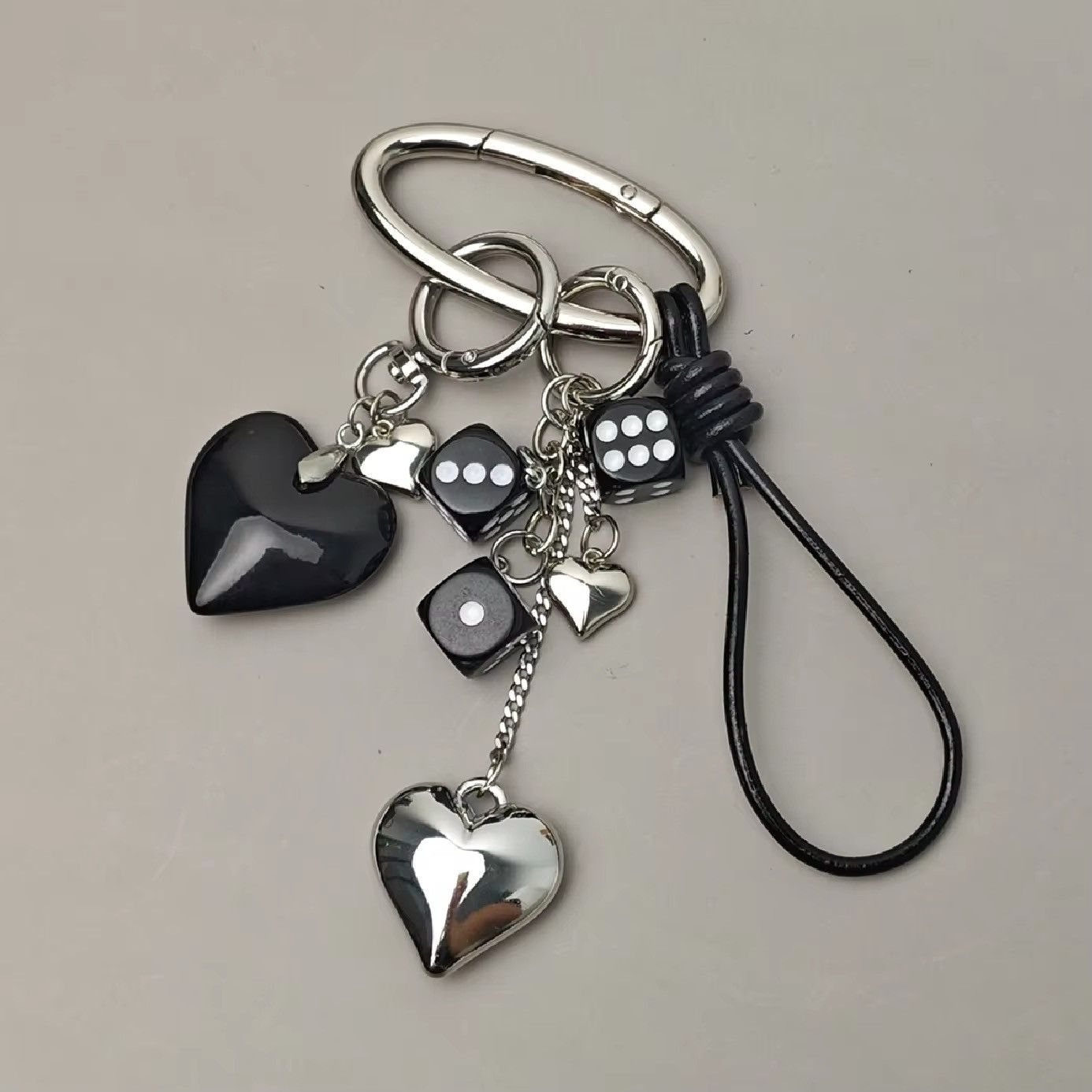 Jewelry Luxury Fashion Heart Carabiner Keychain Accessories Size ONE SIZE - 2 Thumbnail