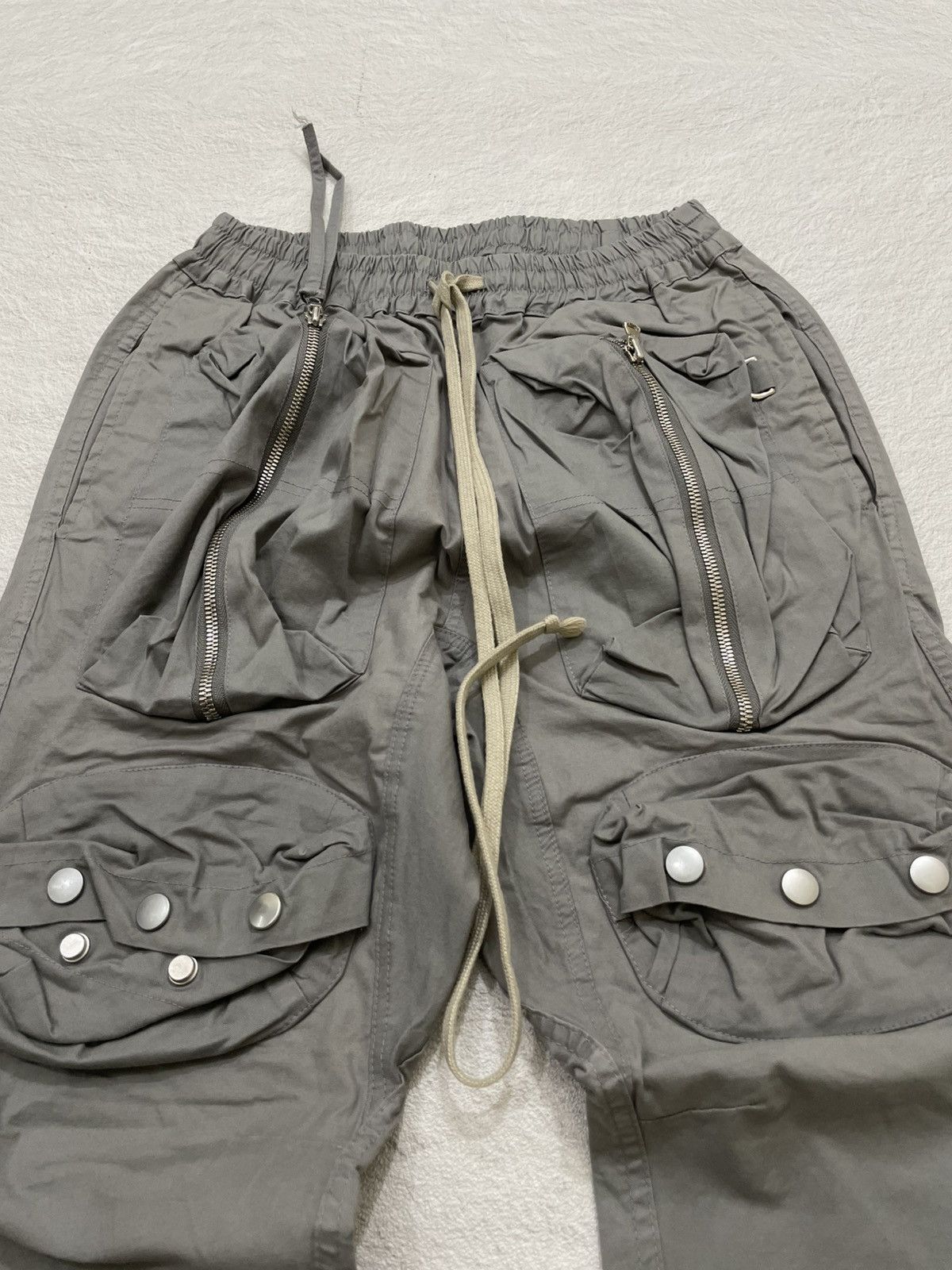 Japanese Brand Techwear Cargo Pants with Zips & Oversized Pockets Y2K Style Size US 28 / EU 44 - 3 Thumbnail