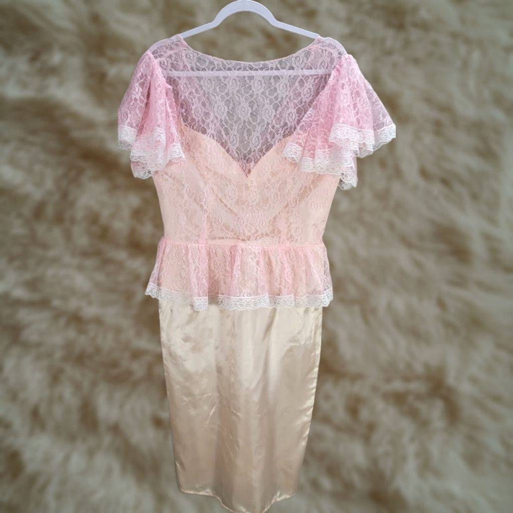 Vintage Vtg Totto Barbiecore Bodycon Dress Pastel Pink Lace Satin Open Back 13 Dress Womens Cocktail Satin Lace Open Back 13 Pink Barbiecore Totto Size XL / US 12-14 / IT 48-50 - 1 Thumbnail