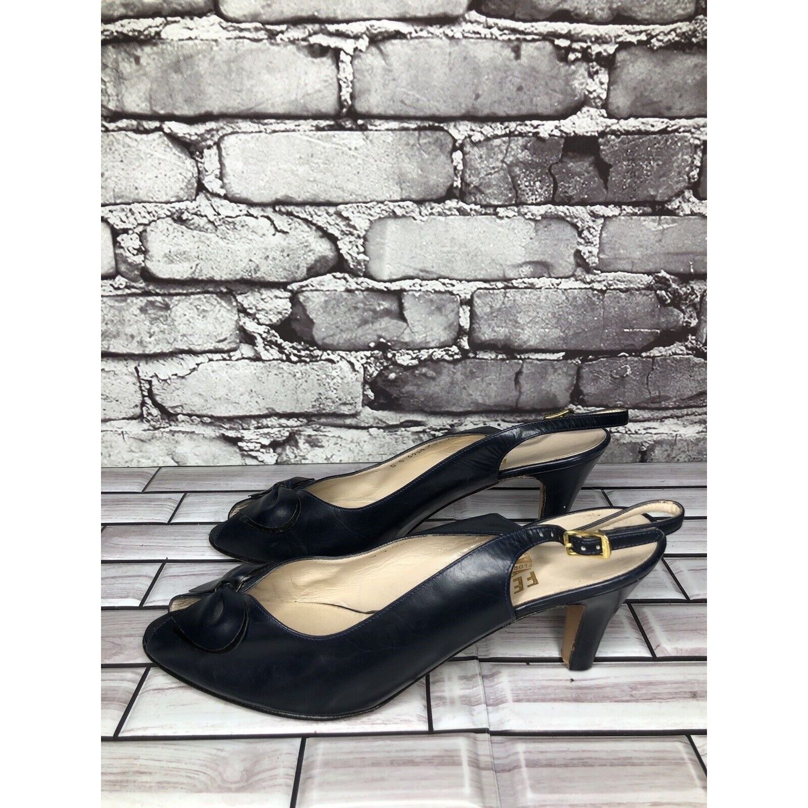 Salvatore Ferragamo Salvatore Ferragamo Navy Blue Leather Bow Peep Toe Heels Wom Size US 9 / IT 39 - 18 Thumbnail