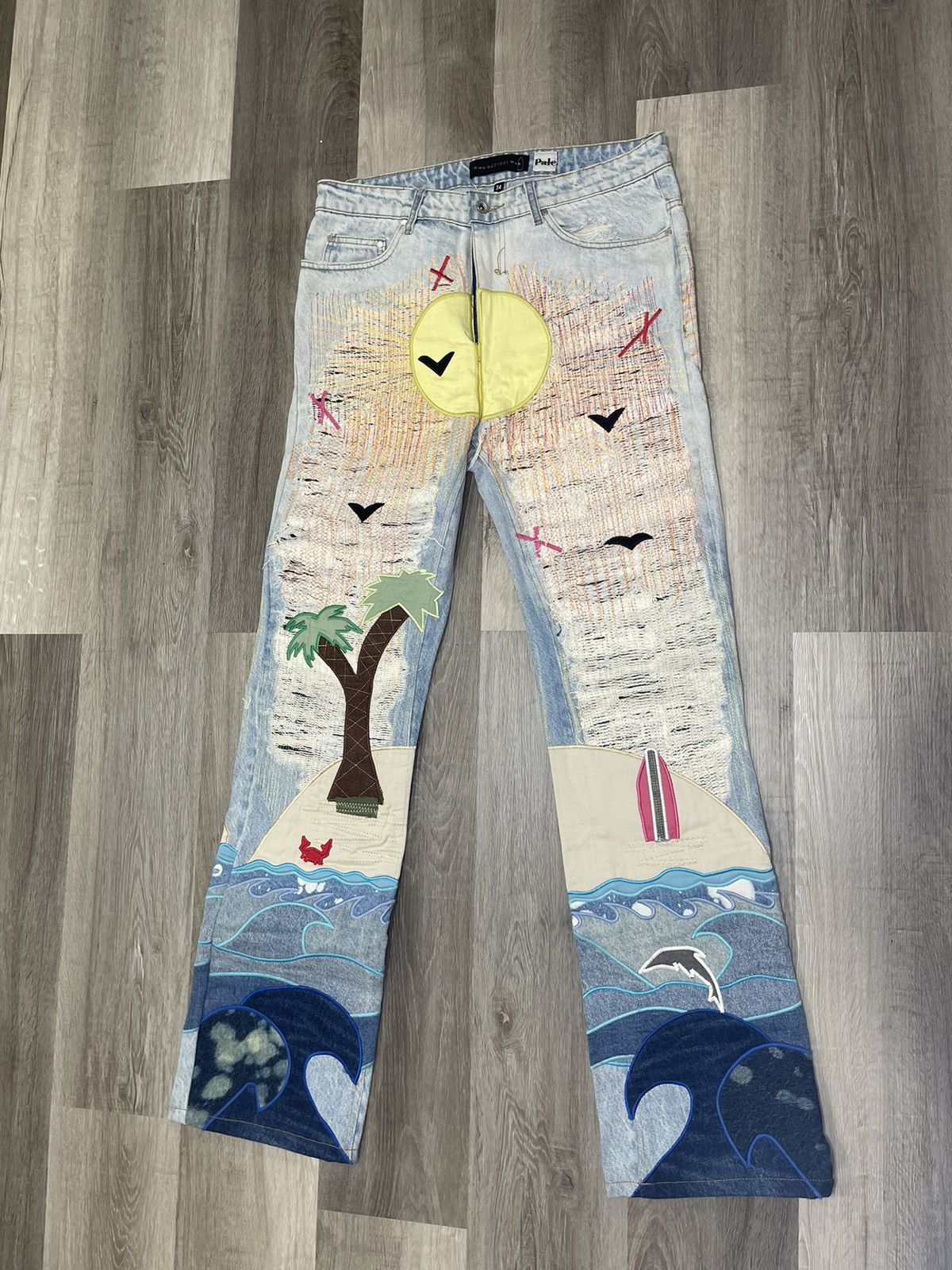 Who Decides War WHO DECIDES WAR X PALEUSA COLLAB Size US 34 / EU 50 - 1 Thumbnail