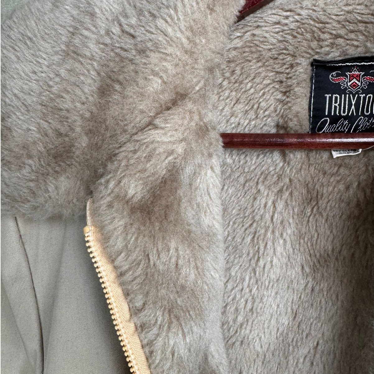 Vintage VTG 70s Pilots Jacket Sz L Beige Tan Faux Fur Full Zip Size US L / EU 52-54 / 3 - 6 Thumbnail