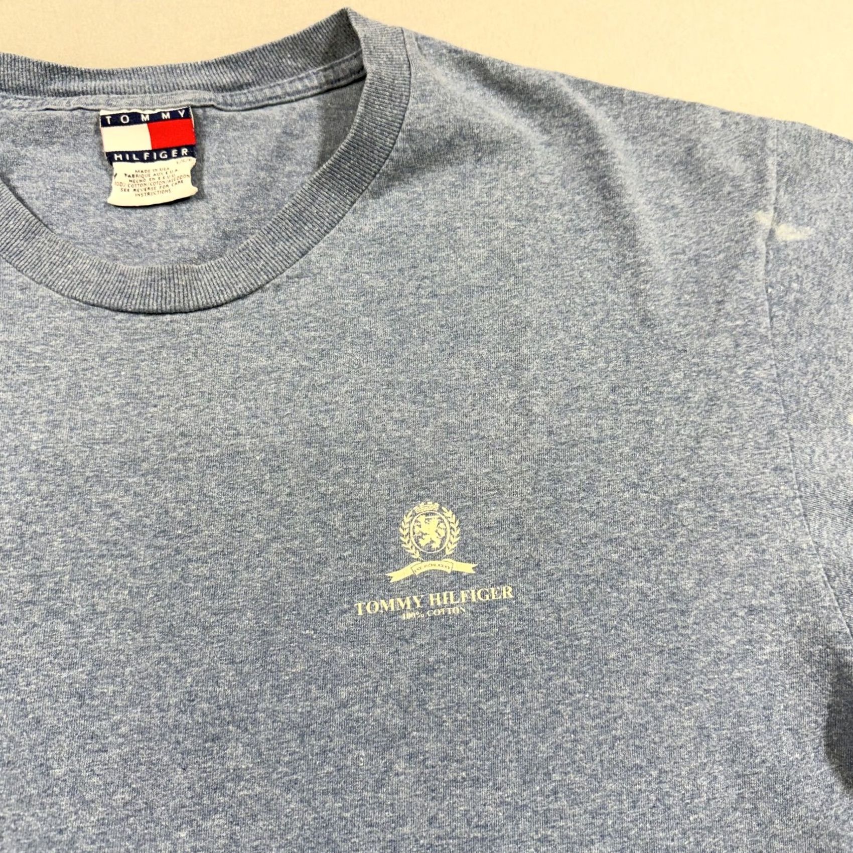 Tommy Hilfiger VINTAGE Tommy Hilfiger Shirt Mens L Blue Crest Logo Graphic Tee USA Size US L / EU 52-54 / 3 - 3 Thumbnail