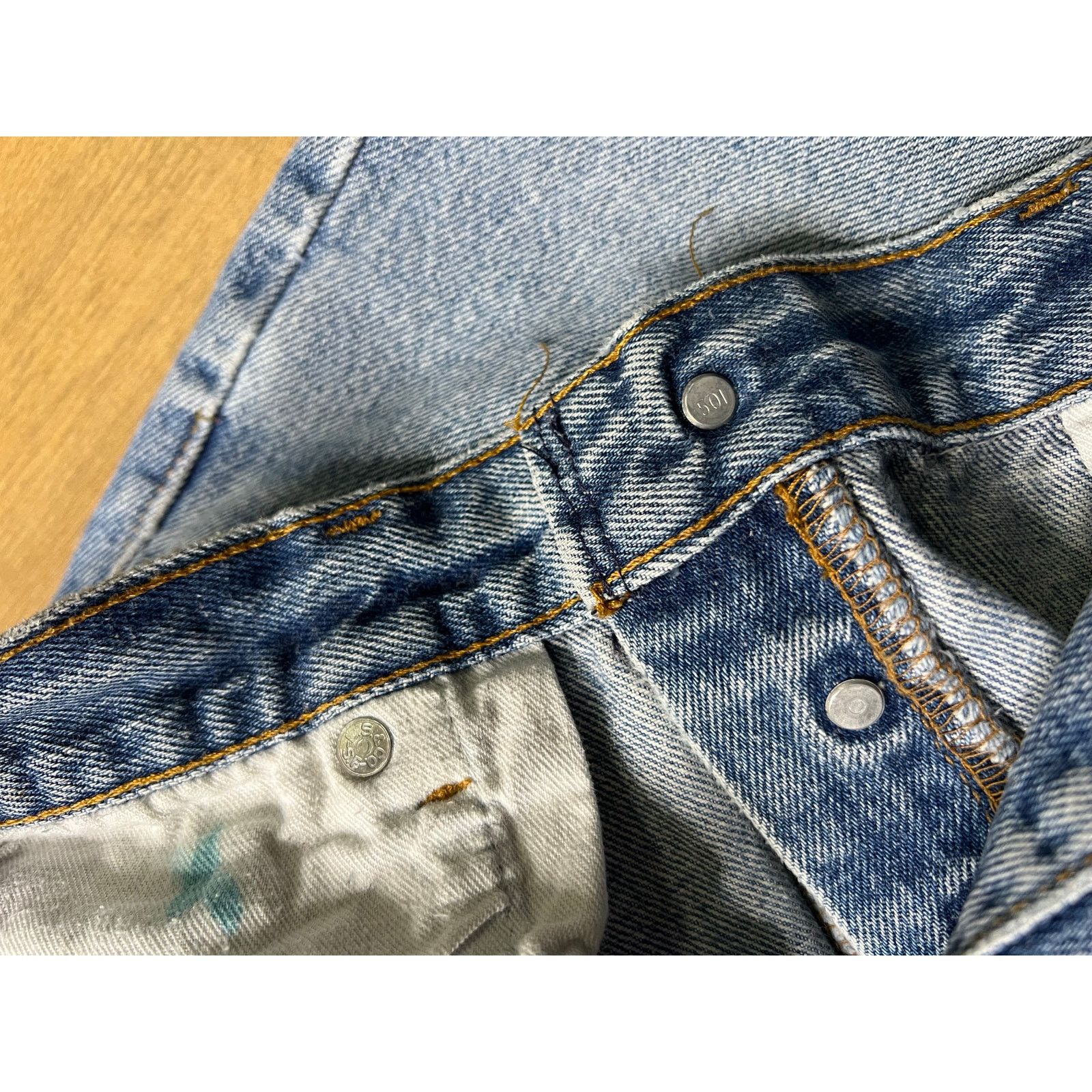 Levi's VTG Levi’s 501 Jeans USA Button Fly Faded Distressed 33x26 Size US 33 - 10 Thumbnail