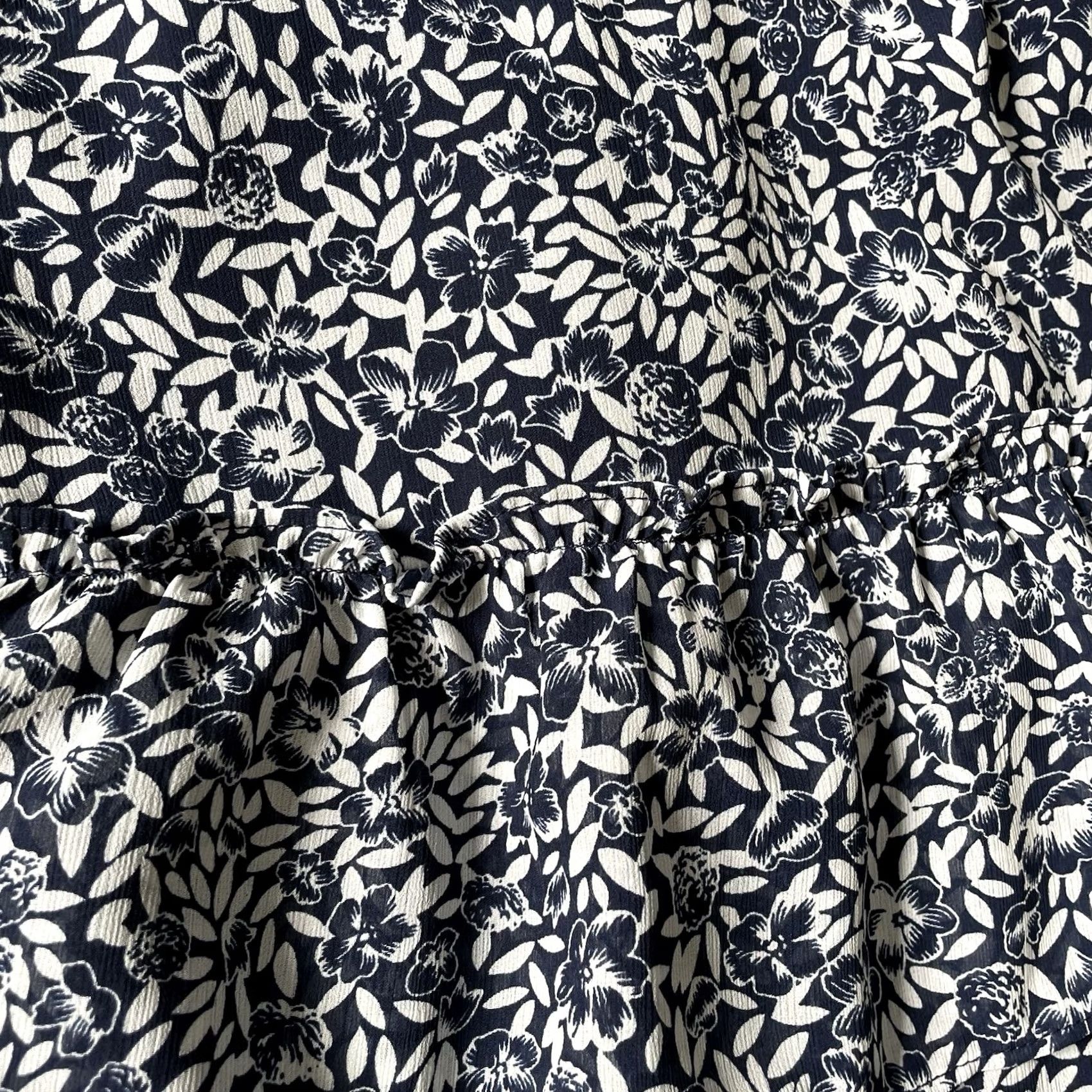 J.Crew J.CREW Women's M Navy Blue White Floral Preppy Ruffle Mini Skirt Skirt Womens M Navy Blue White Floral Preppy Ruffle Mini Skirt Size 32" / US 10 / IT 46 - 5 Thumbnail