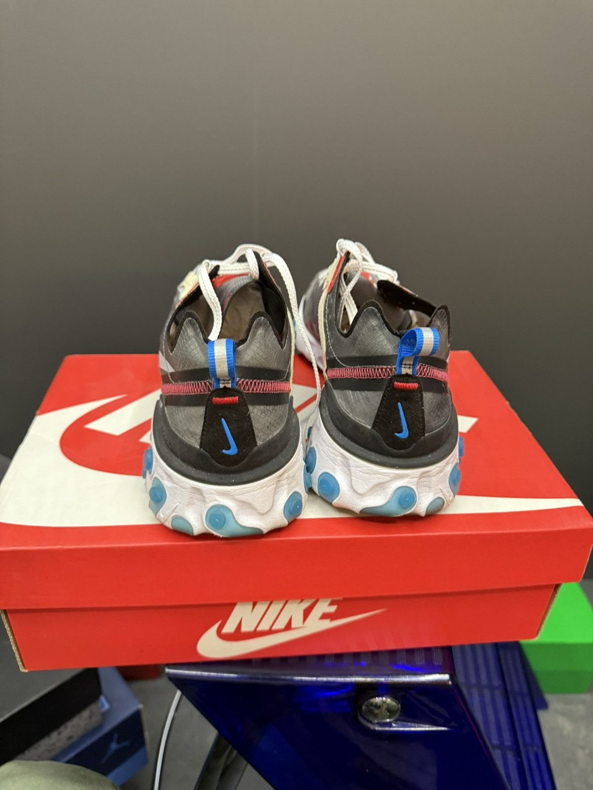 Nike Nike React Element 87 Dark Grey Photo Blue 9.5 AQ1090-003 Size US 9.5 / EU 42-43 - 5 Thumbnail