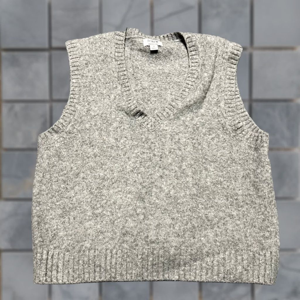 J.Crew J.Crew Sweater Vest Womens Small V Neck Sleeveless Extra Soft Gray Shirt/Top, Size S, Regular, Vest, Womens Size S / US 4 / IT 40 - 1 Thumbnail