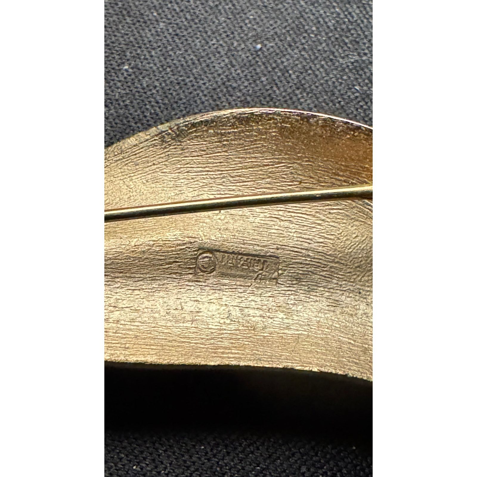 Other Vintage Crown Trifari Gold Tone Leaf Brooch Size ONE SIZE - 5 Thumbnail
