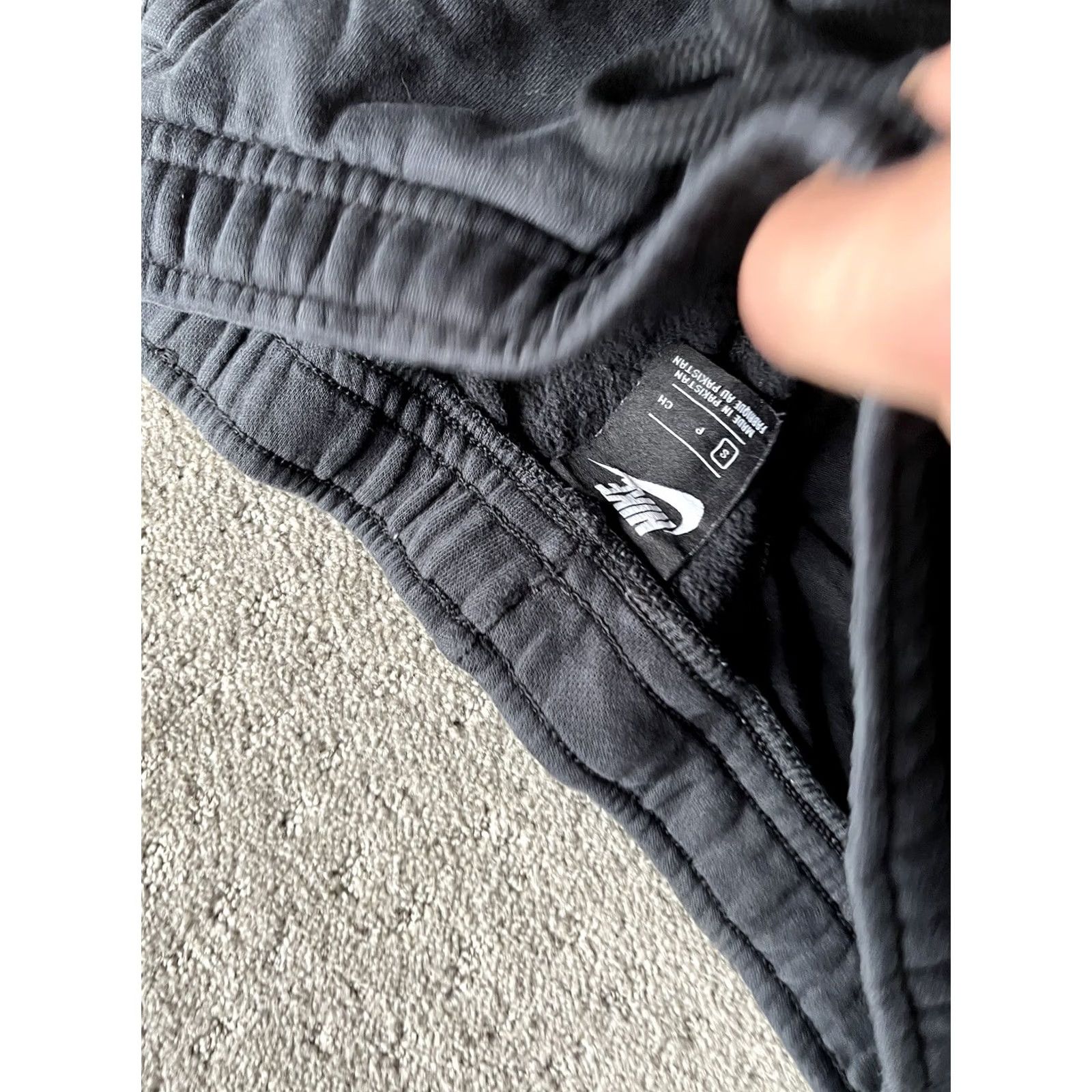 Nike Nike Sweatpants Size S Black Standard Fit Tapered Leg BV2671-010 Men's Size US 29 - 5 Thumbnail