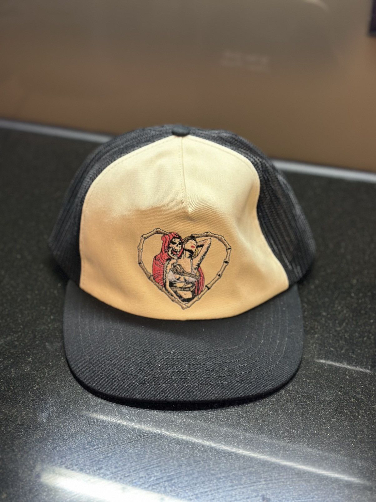 For Those Who Sin Love & Death Hat Size ONE SIZE - 1 Thumbnail