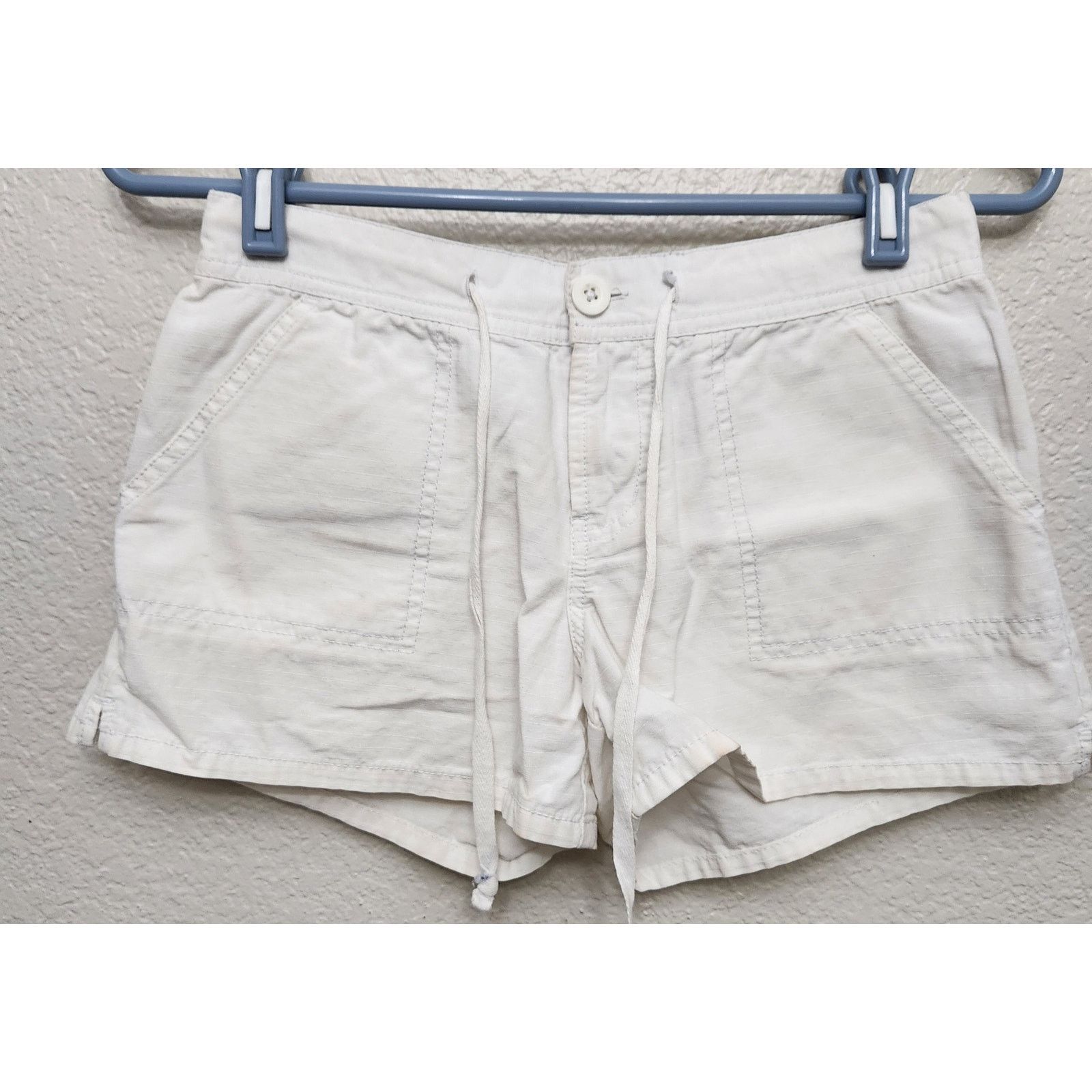 Other Be Bop White Flat Front Slashed Pockets Chino Shorts 3 Size 28" / US 6 / IT 42 - 1 Thumbnail