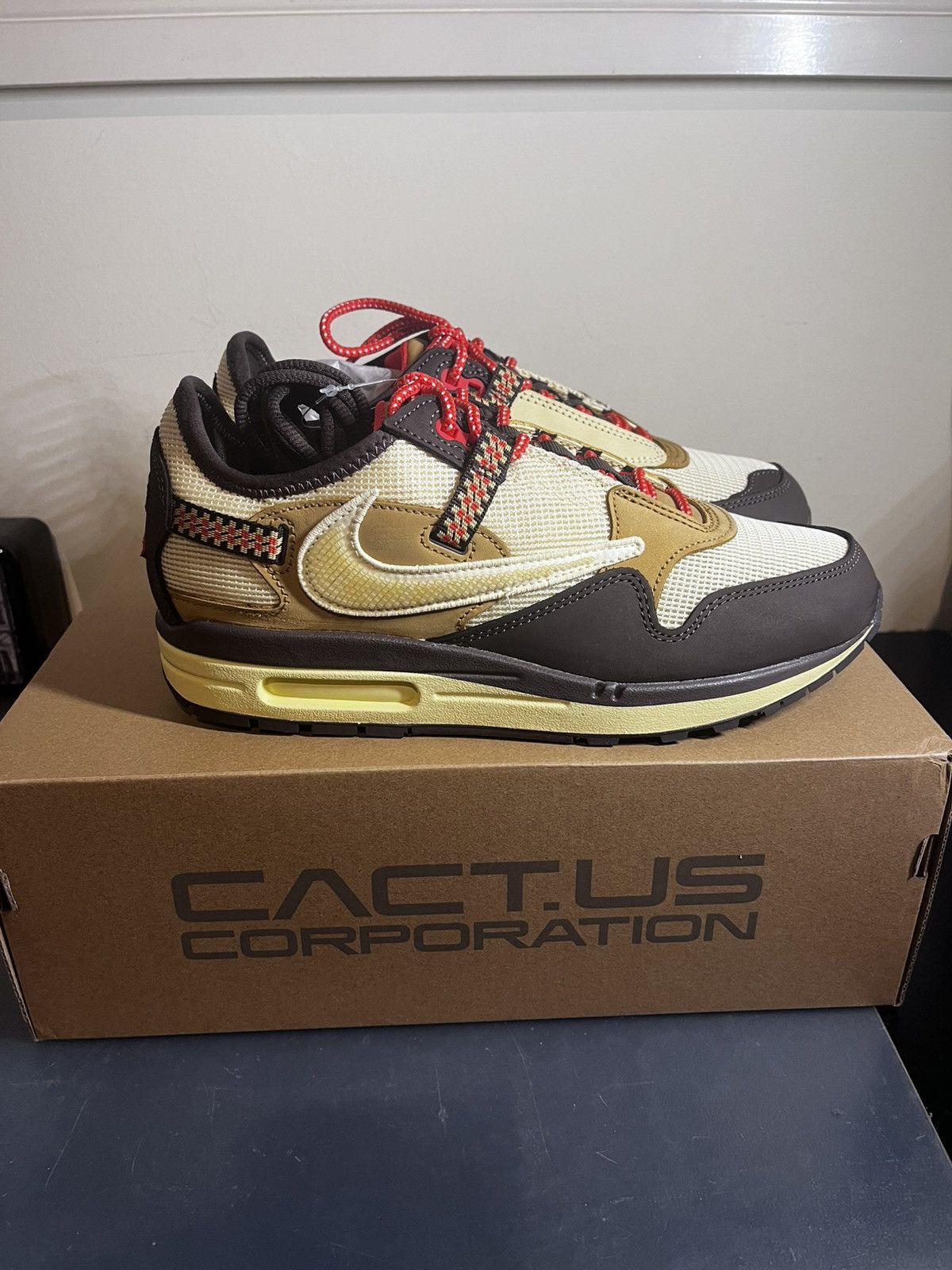 Nike × Travis Scott Nike Air Max 1 Travis Scott Cactus Jack Baroque Brown Size US 8 / EU 41 - 5 Thumbnail