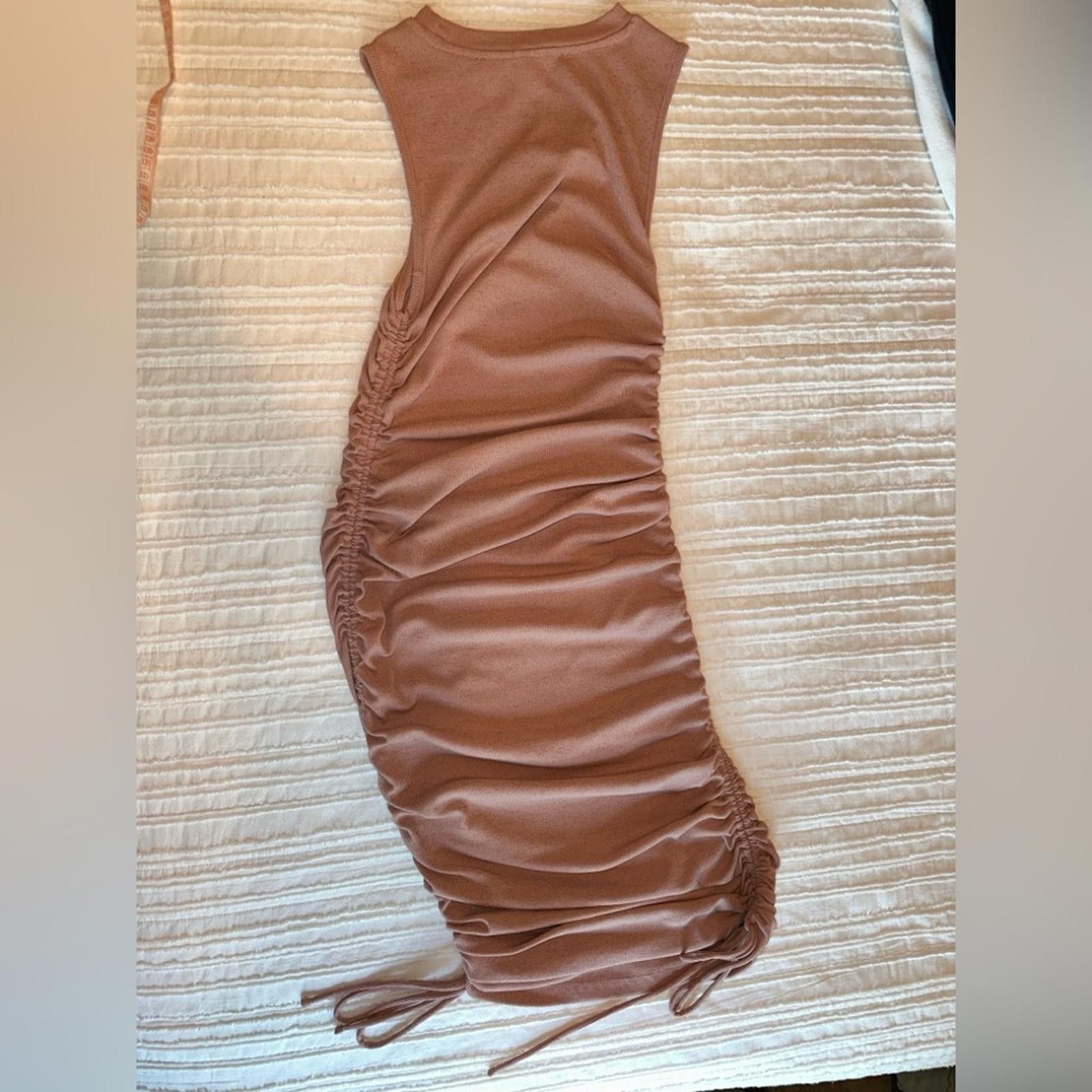 Other Ruched bodycon Sleeveless small ruched sides dress cinch Size S / US 4 / IT 40 - 6 Thumbnail