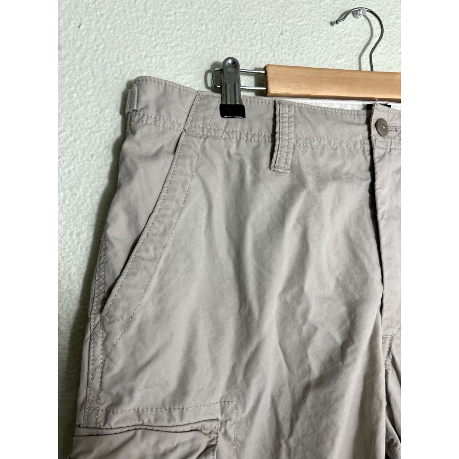 Gap Gap Cargo Shorts Mens Size 33 Beige Regular 11.5 33x11.5 Preppy Kanye Size US 33 - 3 Thumbnail