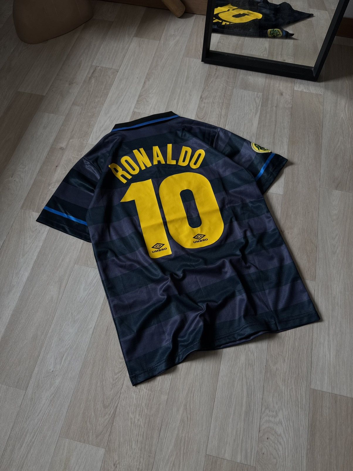 ウェア UMBRO - 90s umbro Inter Milano soccer jersey kit s-l400.jpg