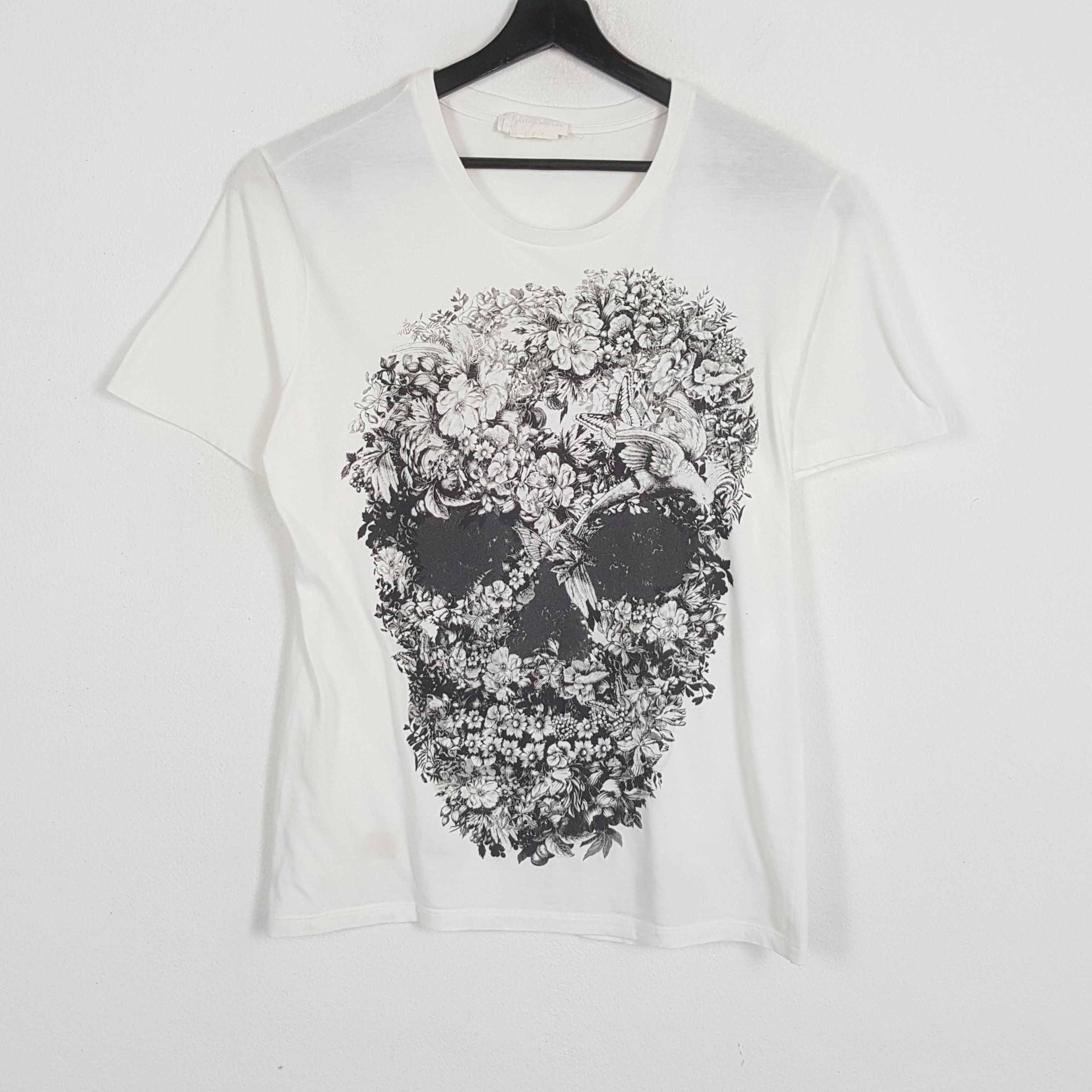 Alexander McQueen × McQ Alexander McQueen × Vintage ALEXANDER MCQUEEN Skulls Design Designer Brand Tshirt Size US M / EU 48-50 / 2 - 1 Thumbnail