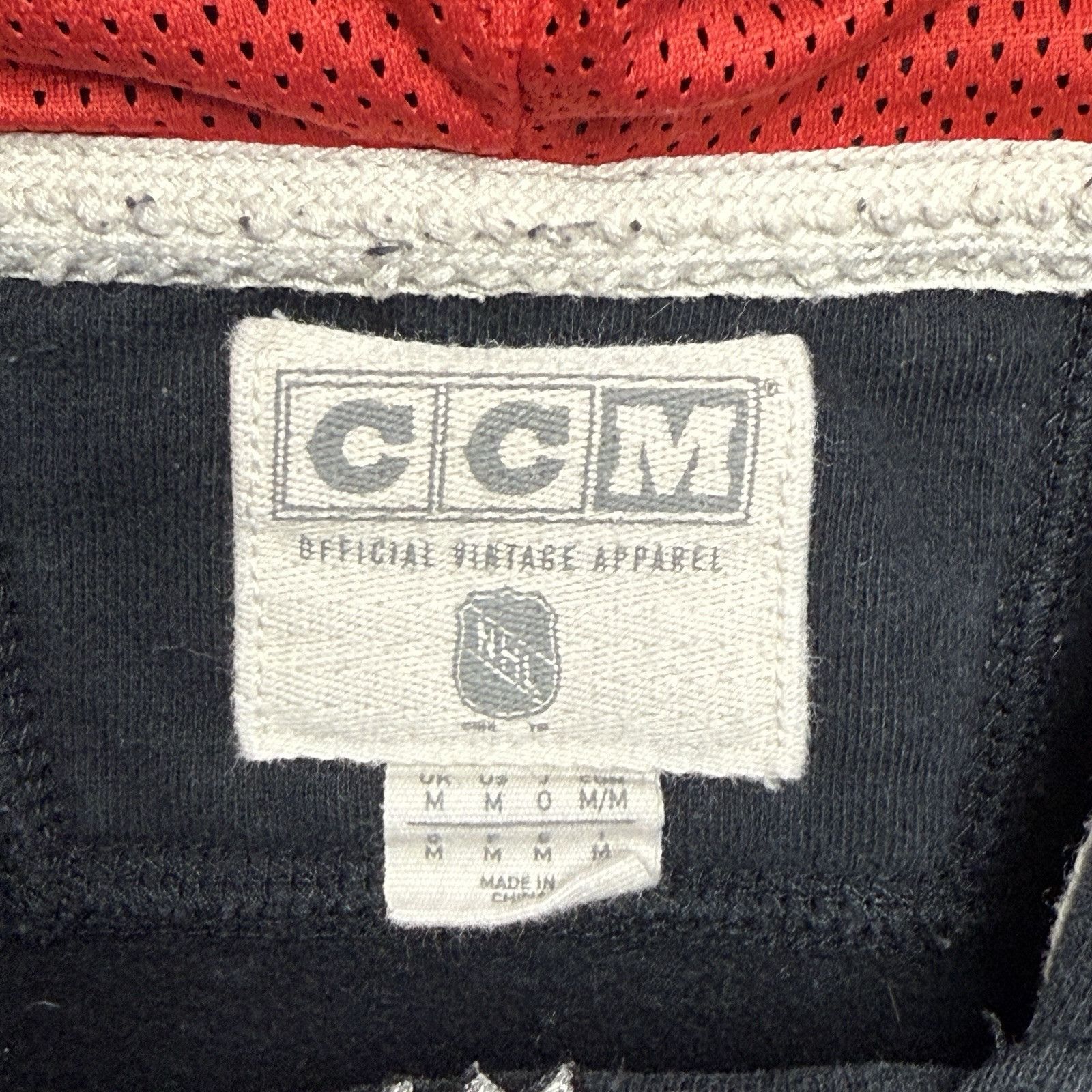 NHL Chicago Blackhawks CCM Hoodie Sweatshirt Mens Black Size US M / EU 48-50 / 2 - 5 Thumbnail