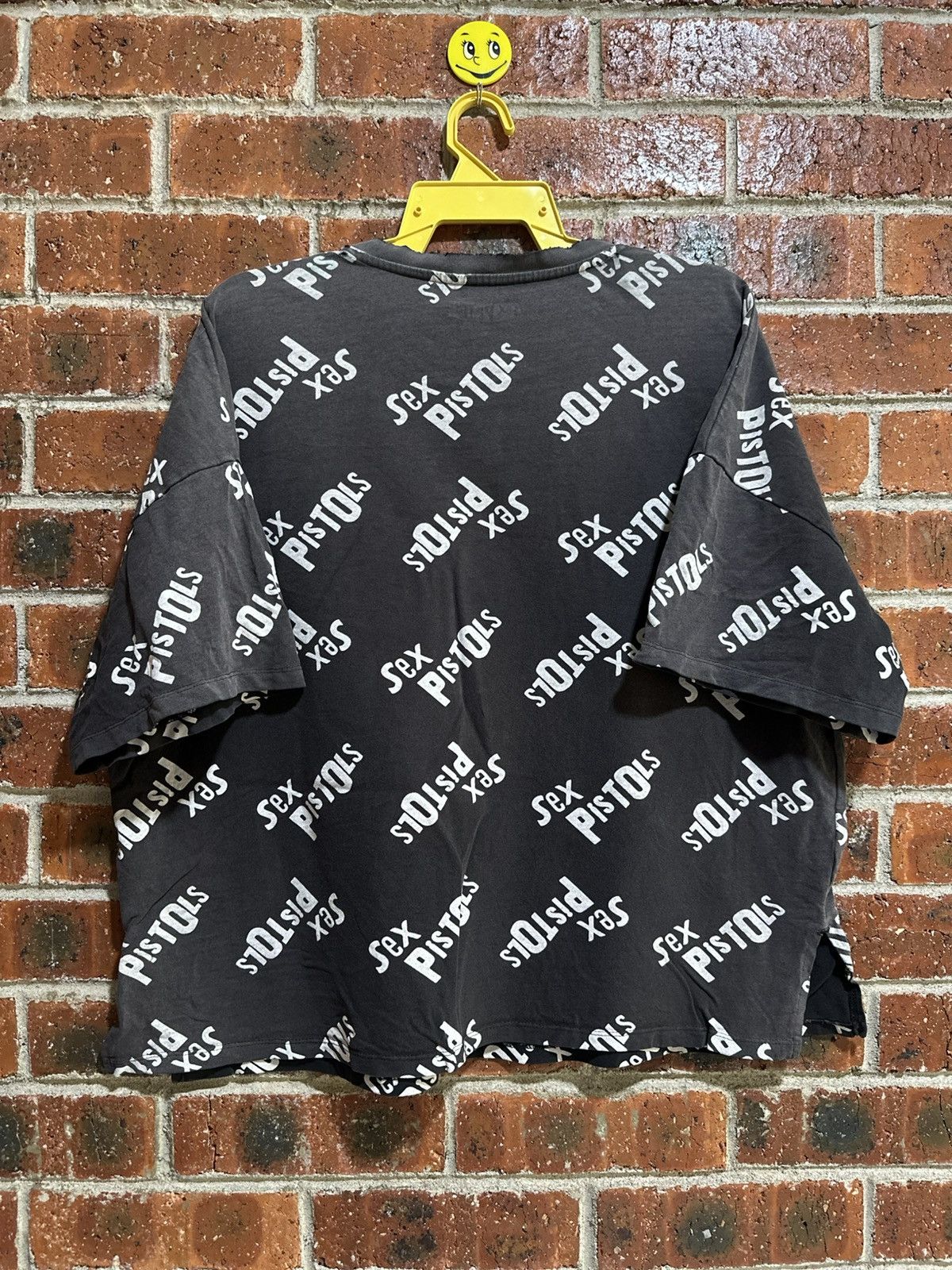 Band Tees × Vintage Thrashed Vintage Sex Pistol Sun Faded Tee Size US XL / EU 56 / 4 - 7 Thumbnail