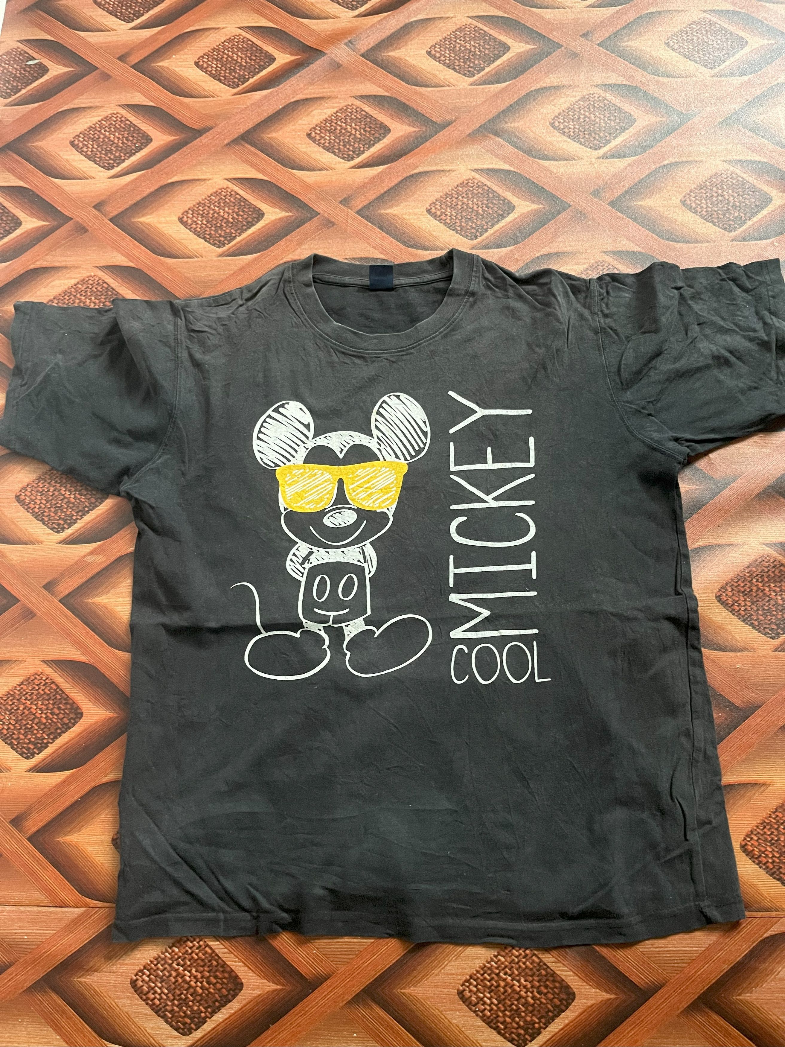 Disney Mickey Cool Tshirt Size US L / EU 52-54 / 3 - 1 Thumbnail