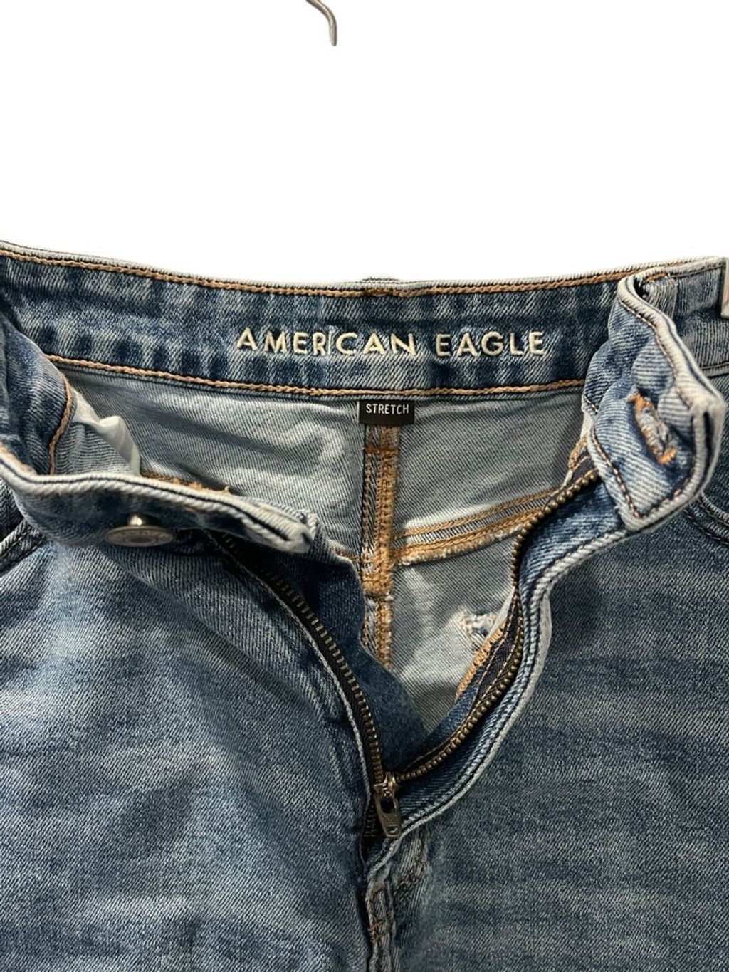 American Eagle Outfitters American Eagle Size 14 Denim Mom Shorts Med Wash Stretch Size 36" / US 14 / IT 50 - 4 Thumbnail
